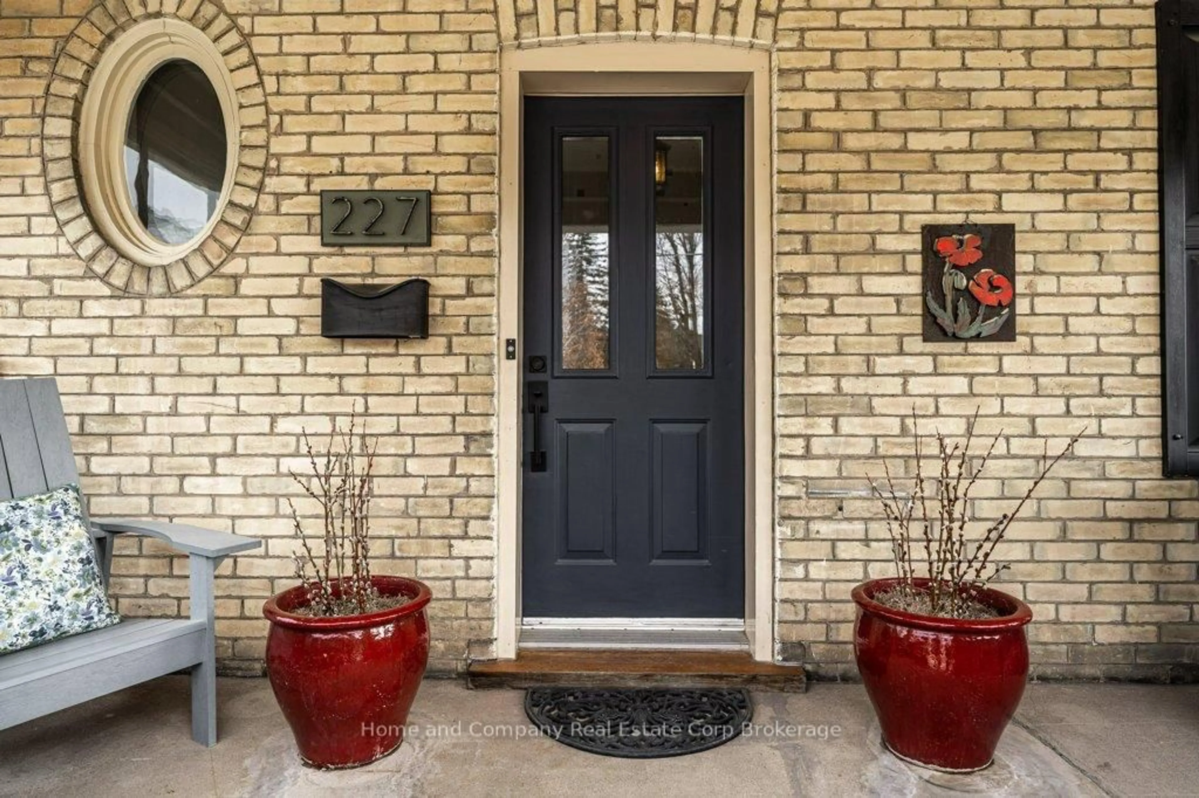 Indoor entryway for 227 William St, Stratford Ontario N5A 4Y2