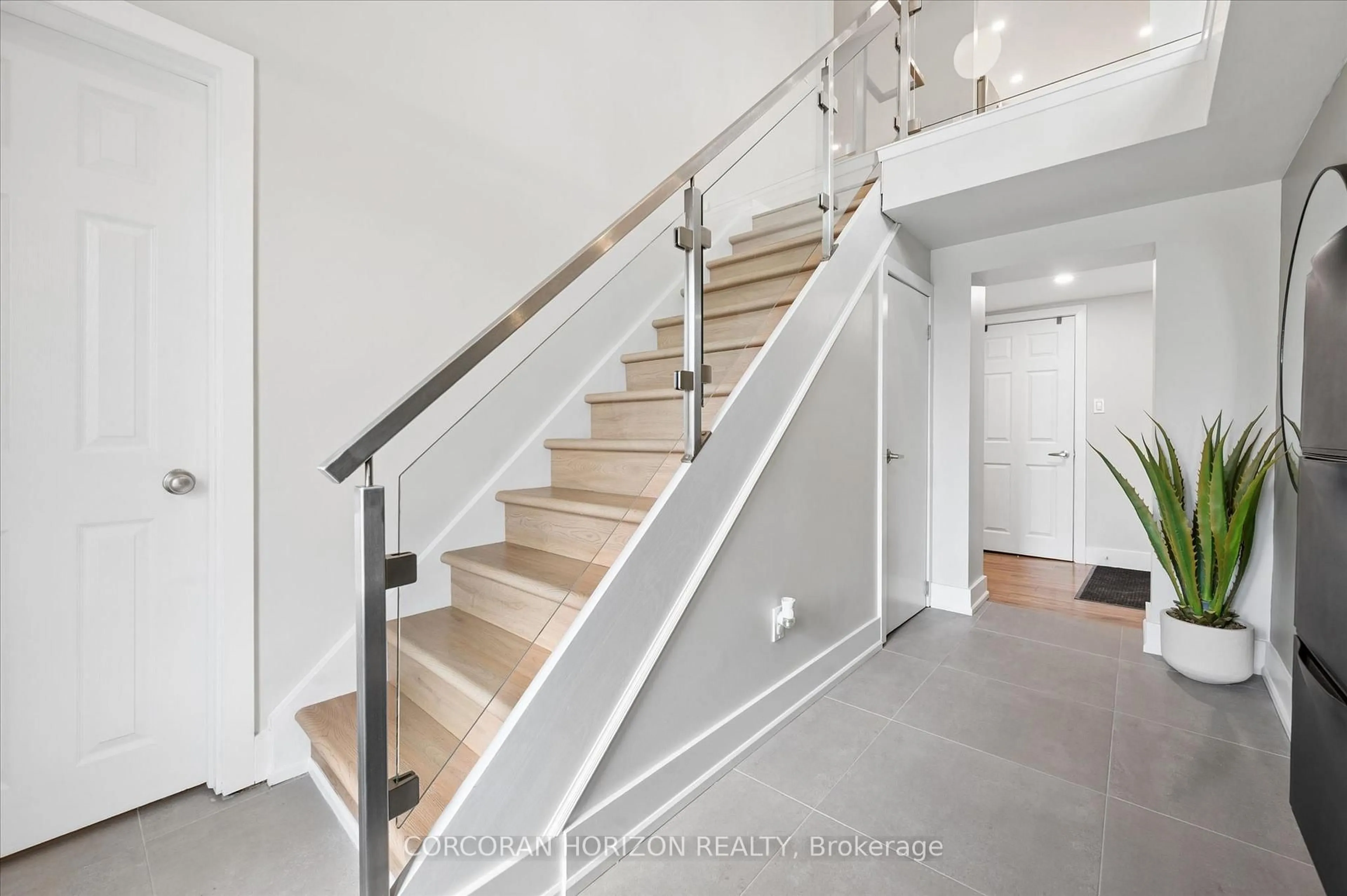 Stairs for 220 Mayfield Ave, Waterloo Ontario N2J 3S5