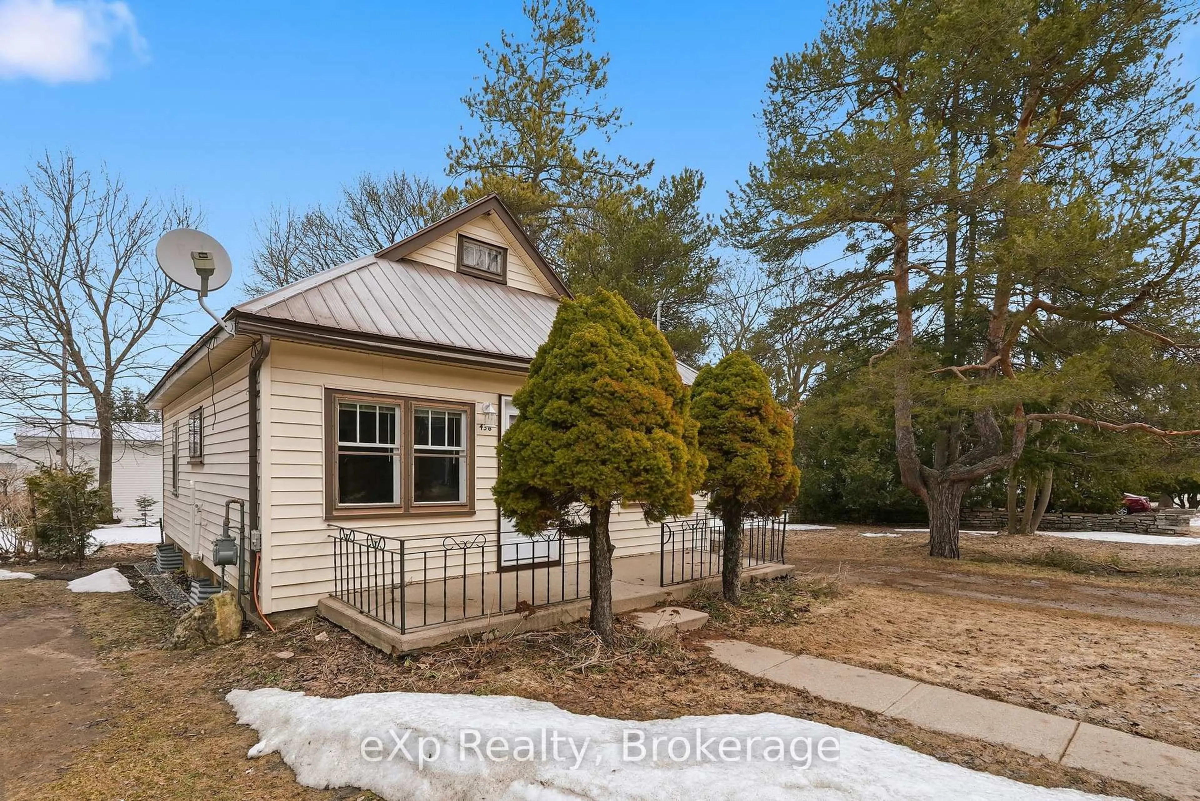 A pic from outside/outdoor area/front of a property/back of a property/a pic from drone, street for 436 Frank St, South Bruce Peninsula Ontario N0H 2T0