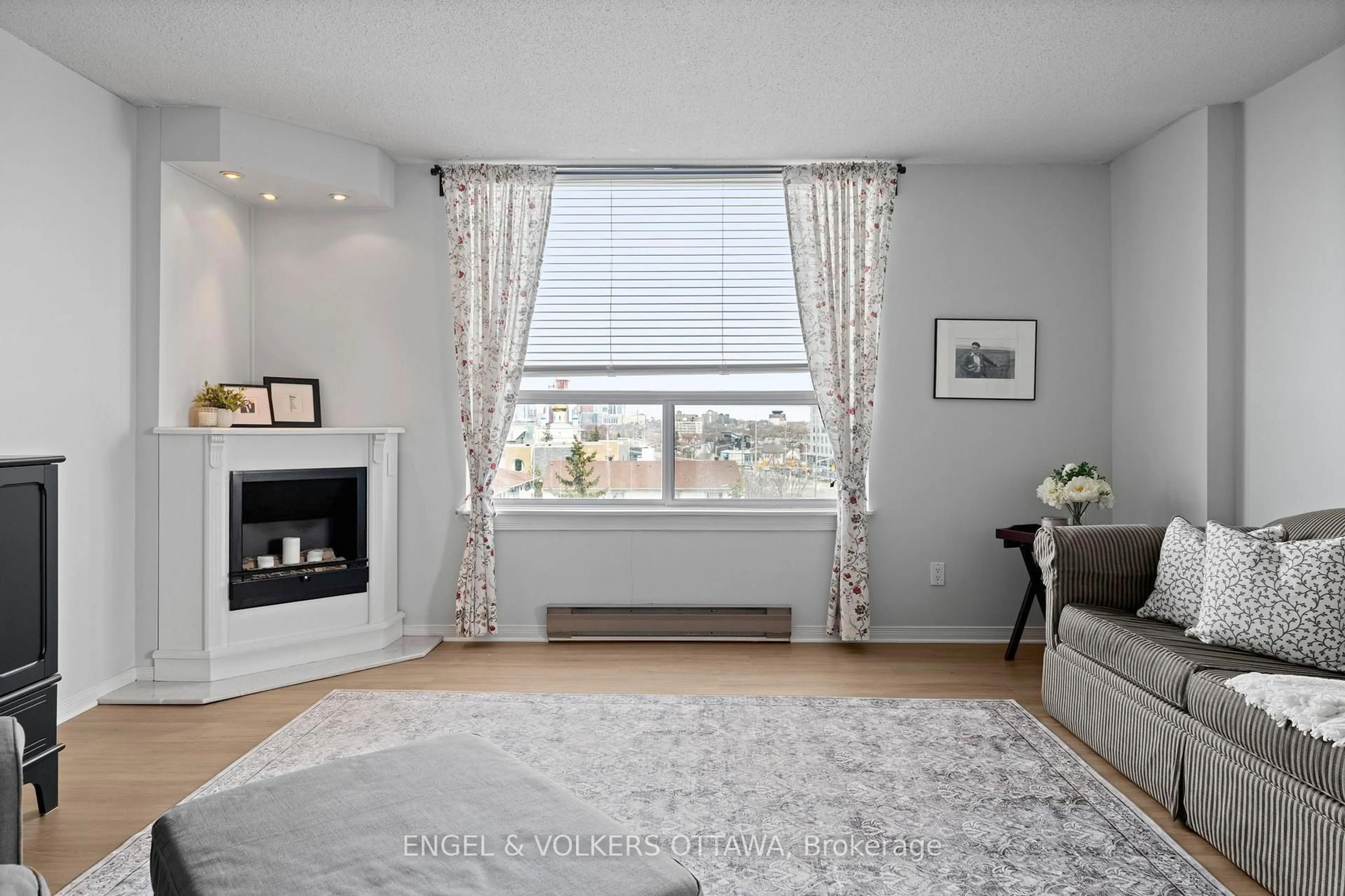 Living room with furniture, unknown for 215 Parkdale Ave #609, Ottawa Ontario K1Y 4T8