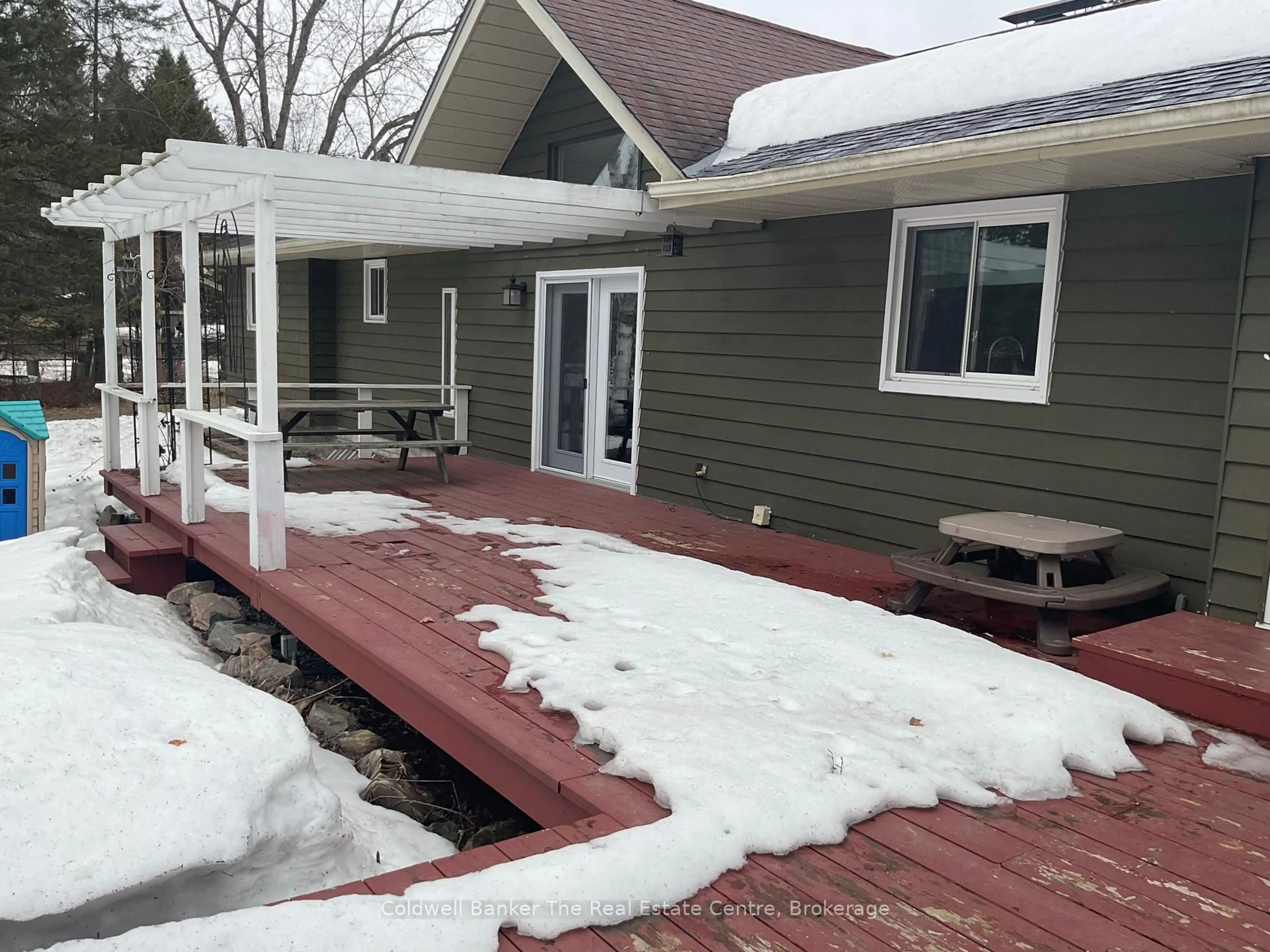 Patio, unknown for 3 Glendale Rd, Bracebridge Ontario P1L 1B3