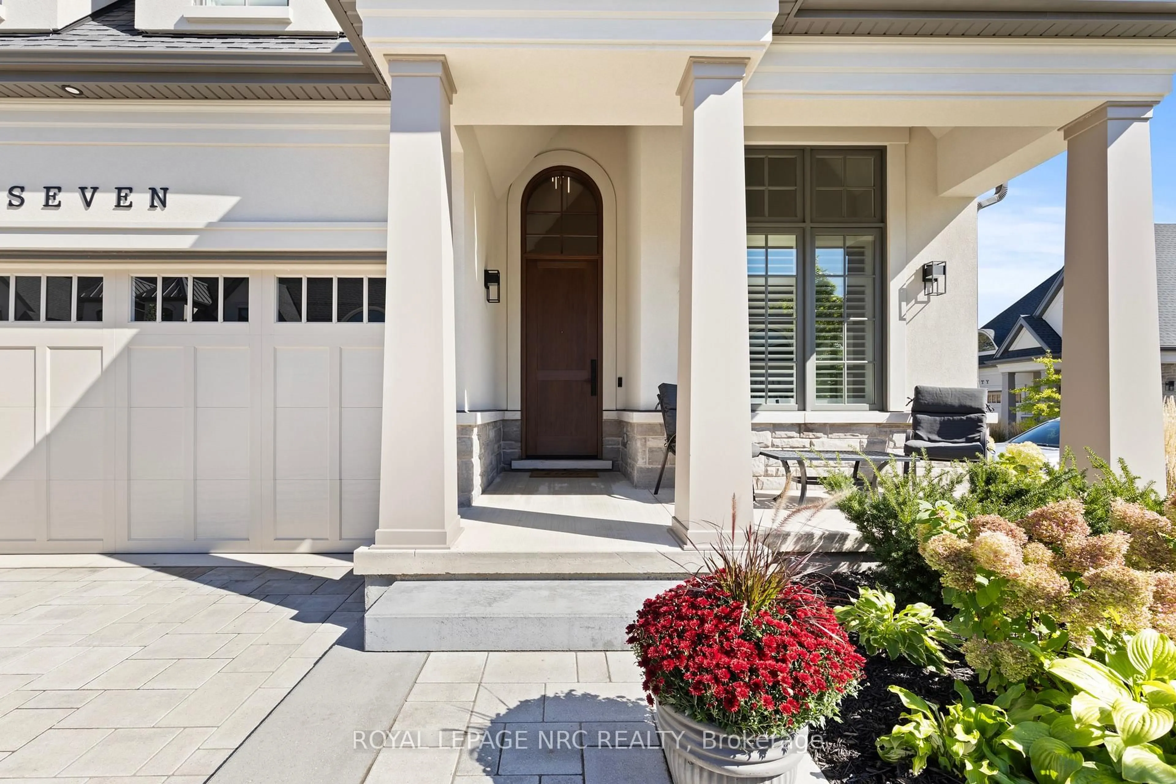 Indoor entryway for 190 Canboro Rd #7, Pelham Ontario L0S 1M0