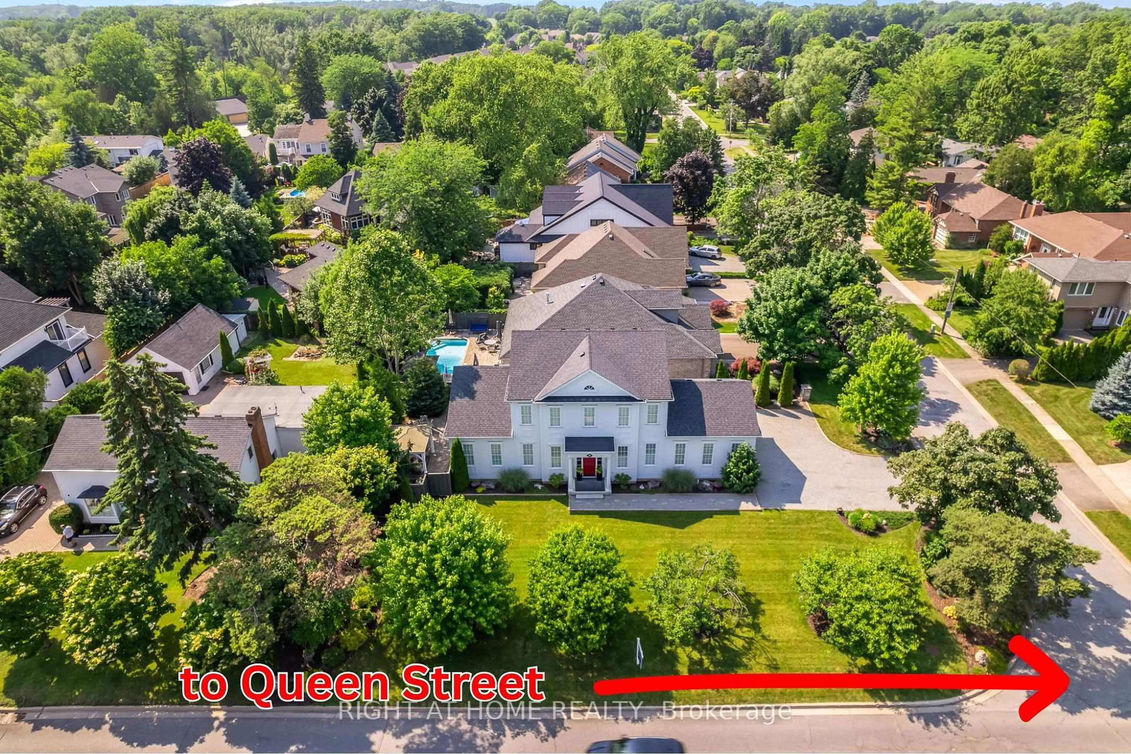 A pic from outside/outdoor area/front of a property/back of a property/a pic from drone, street for 507 Mississagua St, Niagara-on-the-Lake Ontario L0S 1J0