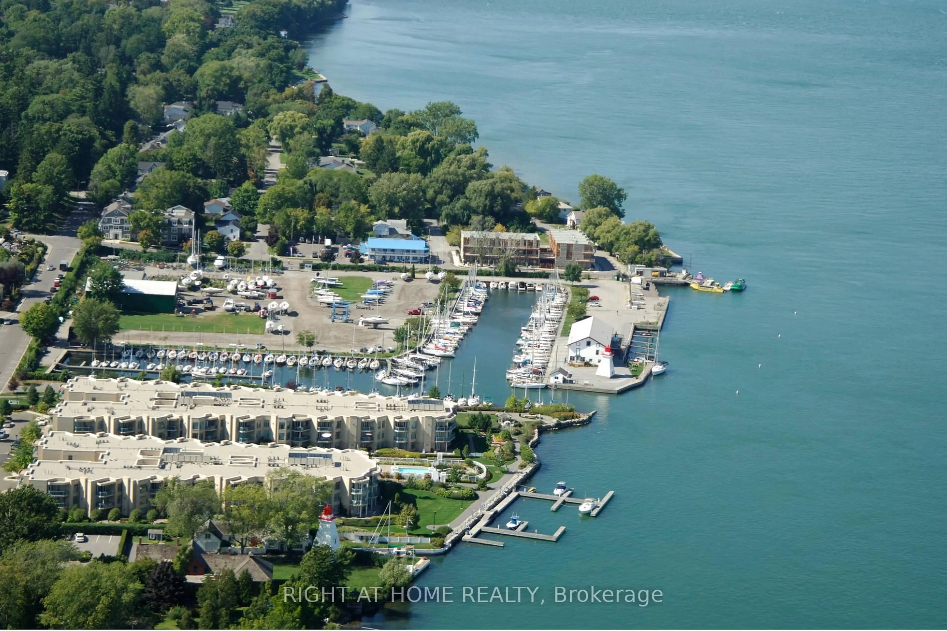 A pic from outside/outdoor area/front of a property/back of a property/a pic from drone, water/lake/river/ocean view for 507 Mississagua St, Niagara-on-the-Lake Ontario L0S 1J0