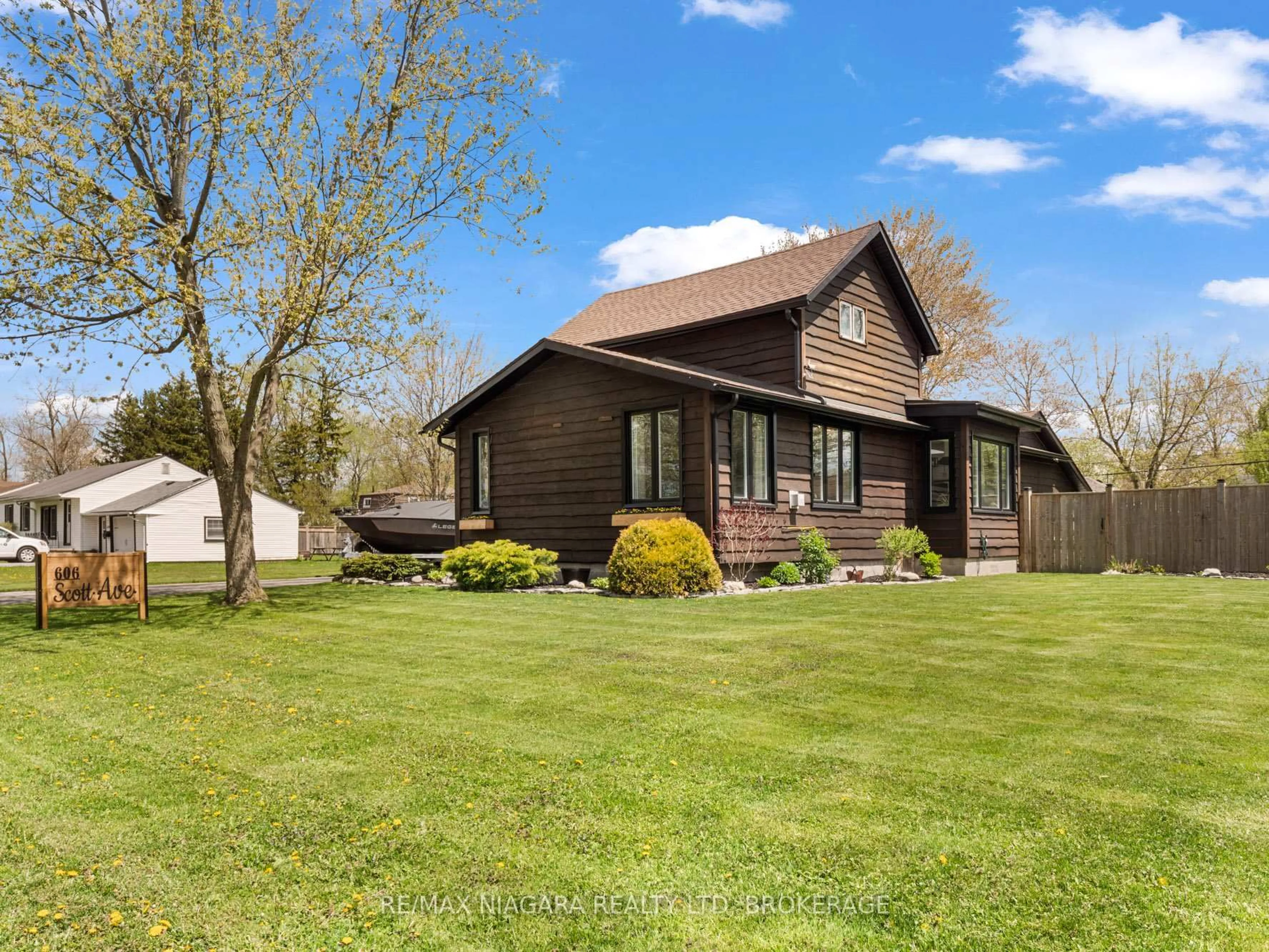 Unknown for 606 Scott Ave, Fort Erie Ontario L2A 5G2