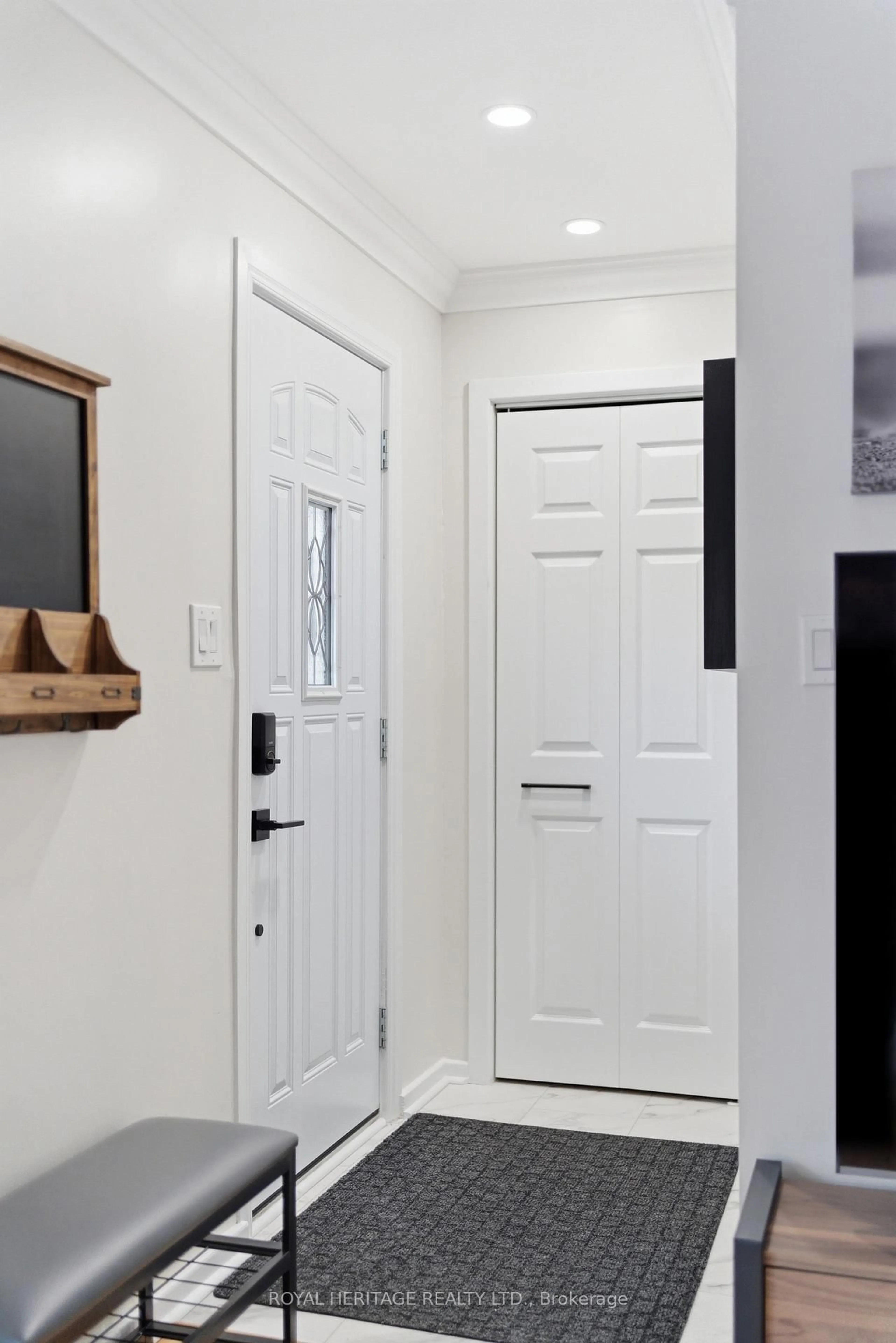 Indoor entryway for 35 Mikel Ave, Belleville Ontario K8N 2J1