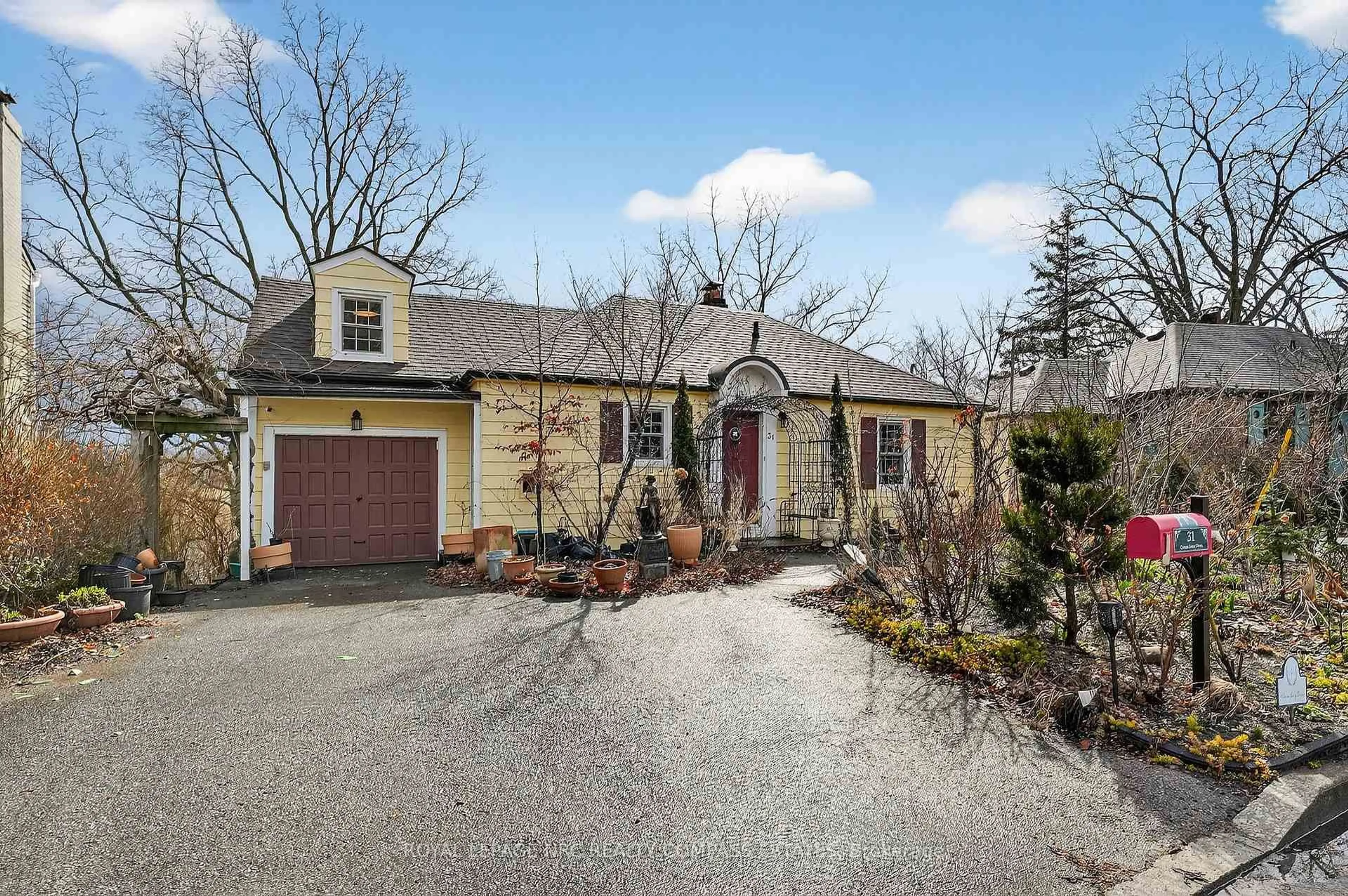 Unknown for 31 Queen Mary Dr, St. Catharines Ontario L2R 2J3