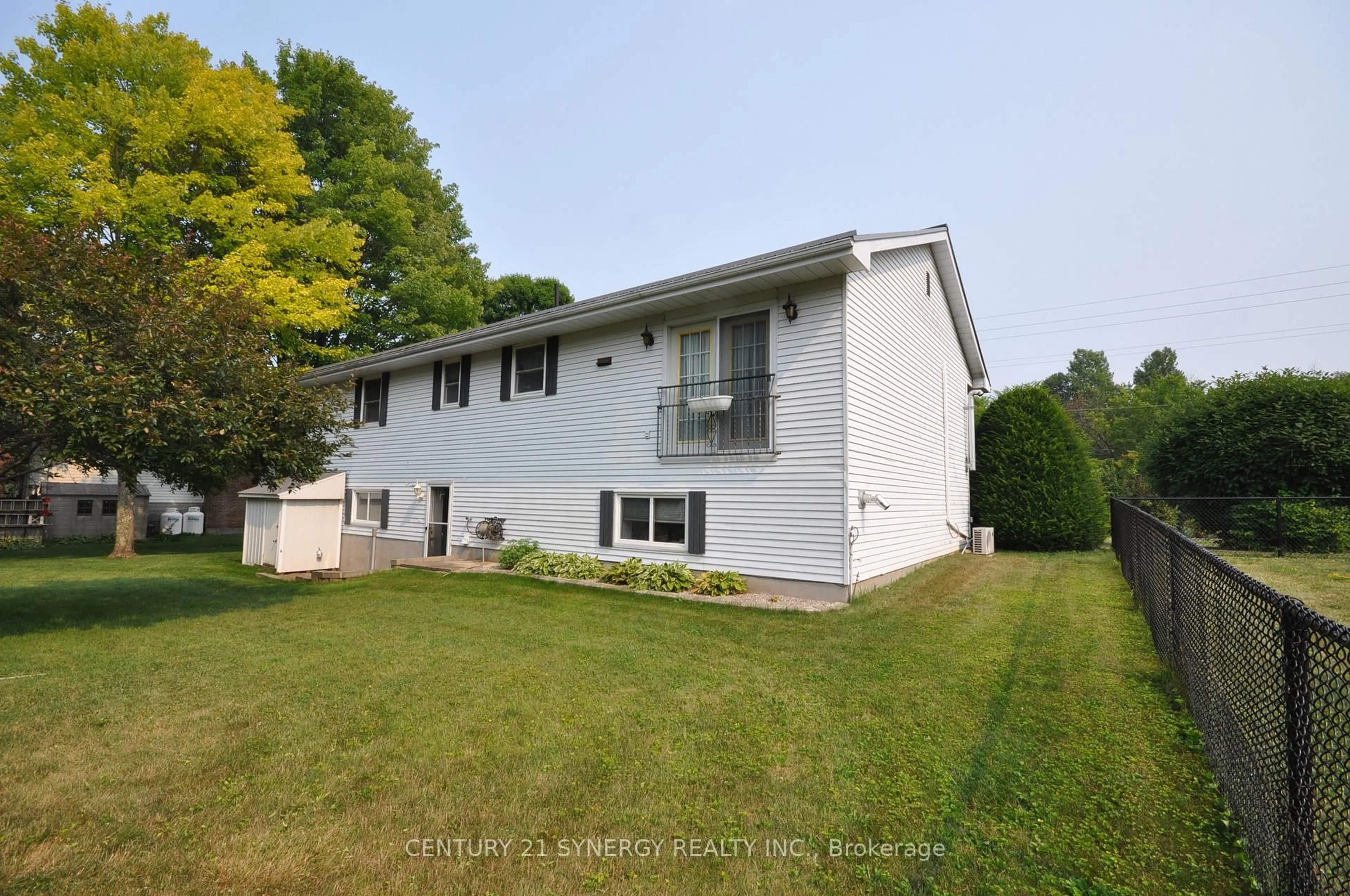 Home with vinyl exterior material, unknown for 186 Golf Club Rd, Rideau Lakes Ontario K7A 4S5