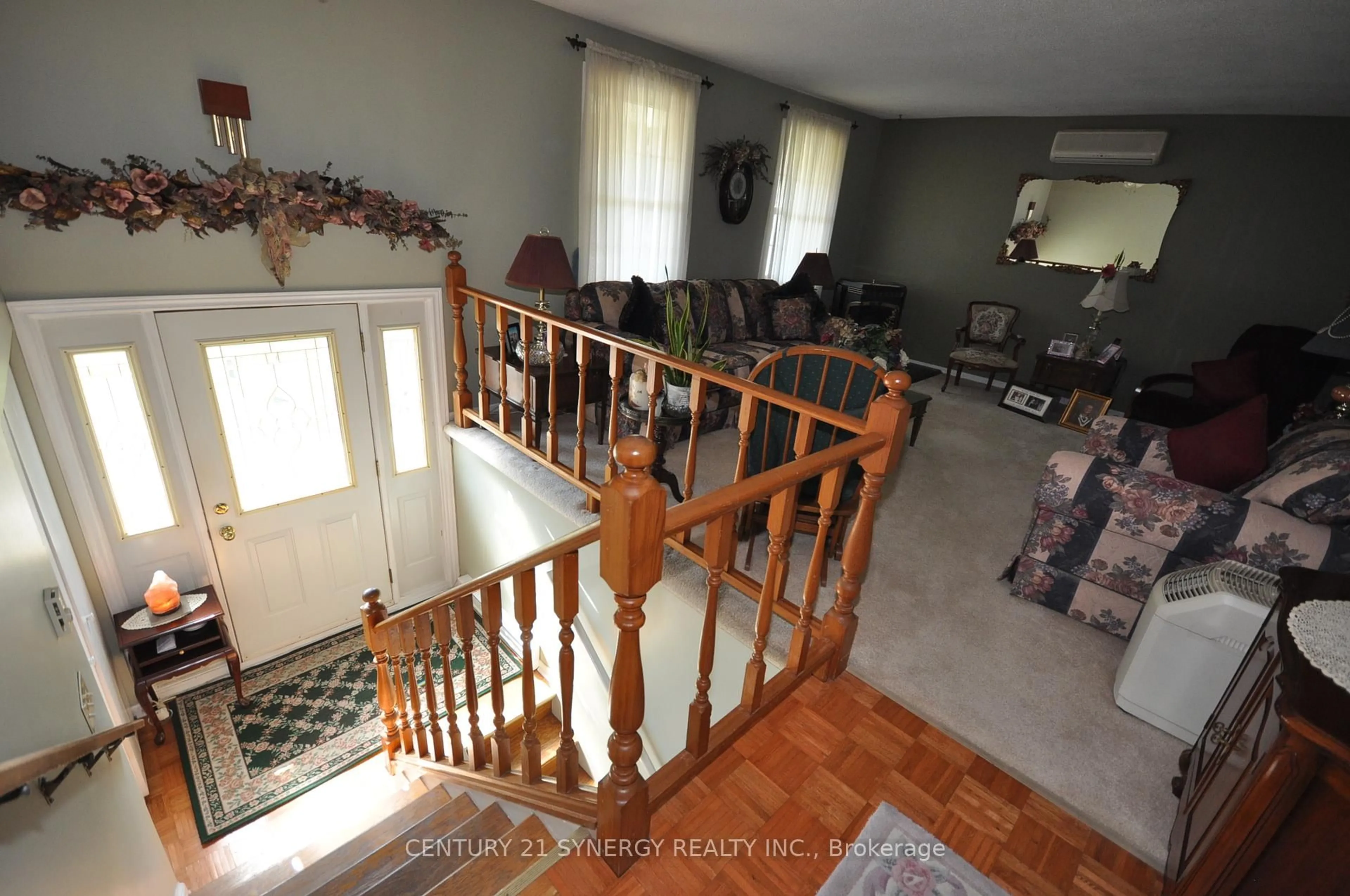 Indoor foyer for 186 Golf Club Rd, Rideau Lakes Ontario K7A 4S5