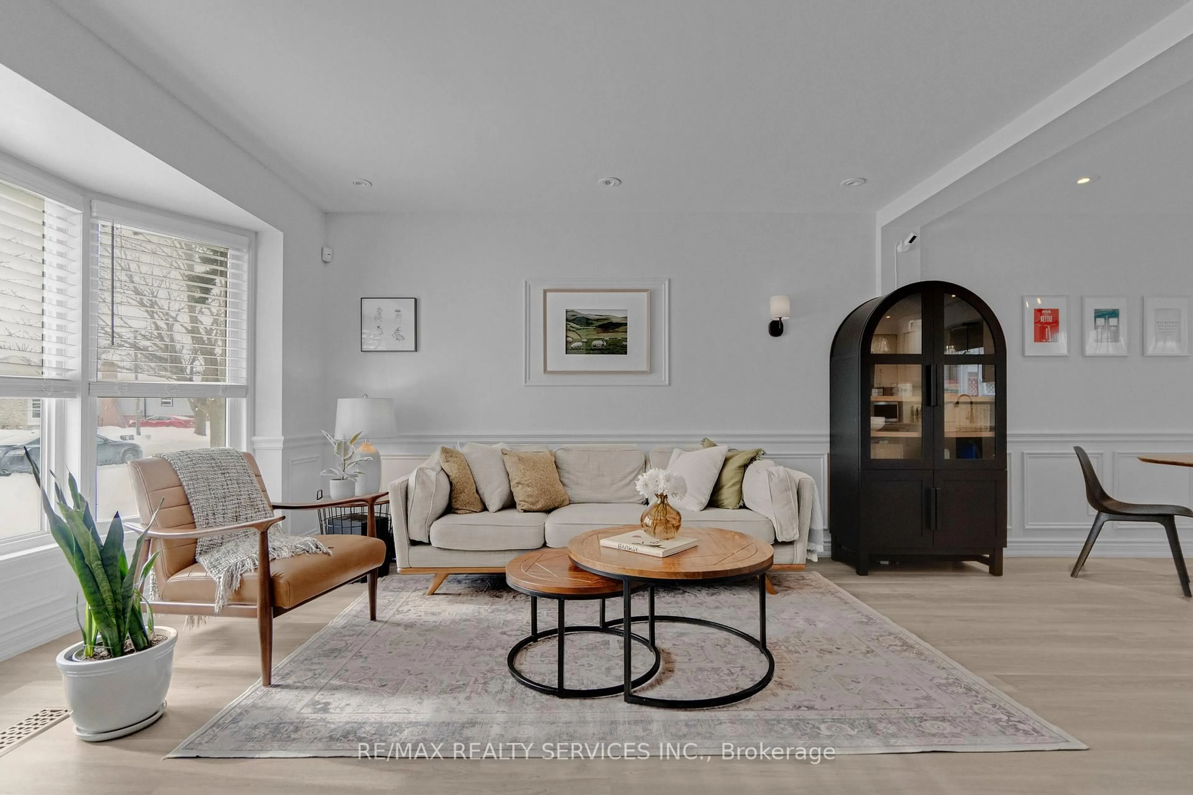 Living room with furniture, unknown for 119 Dorothy St, St. Catharines Ontario L2N 6Z6