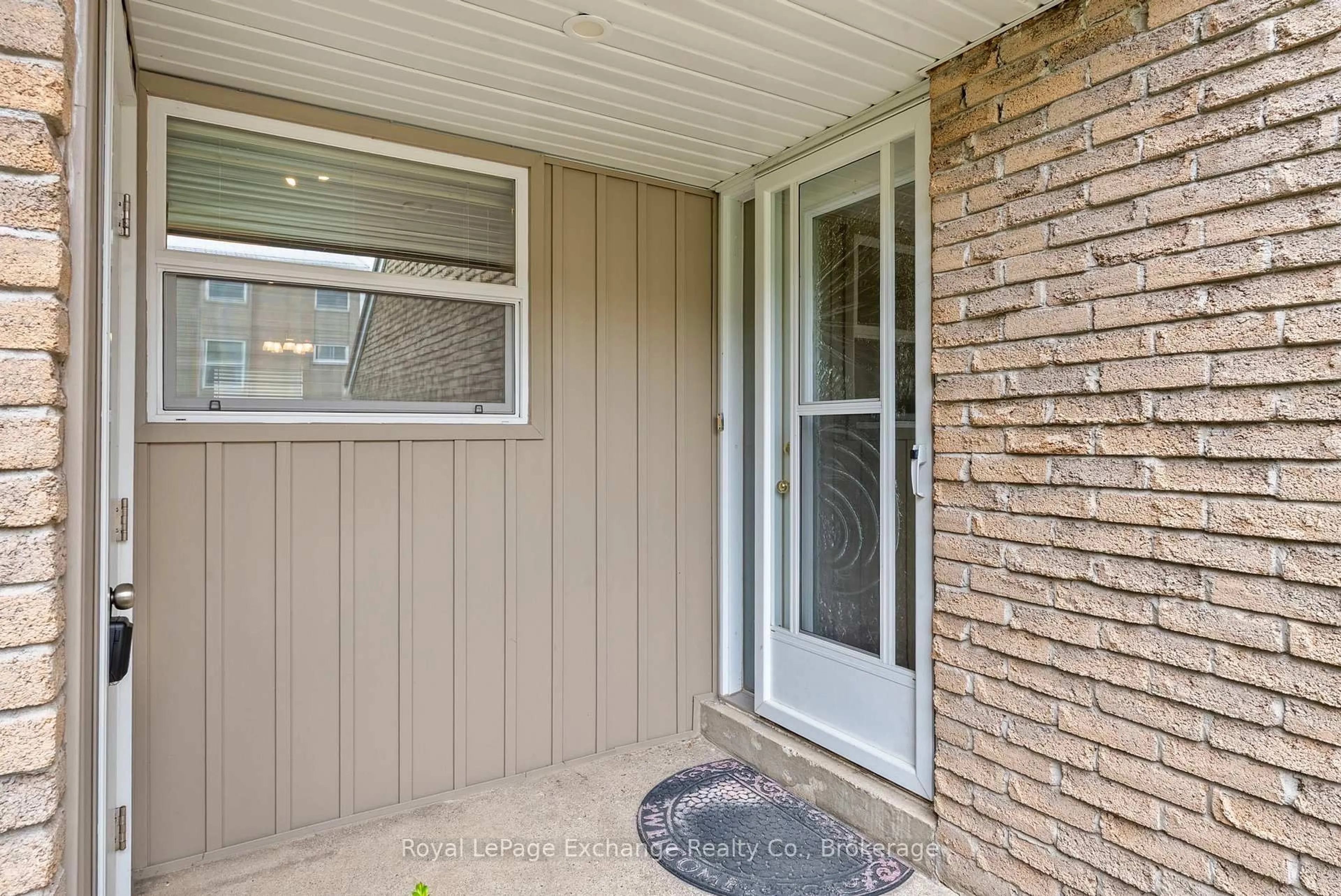 Indoor entryway for 41 Philip Pl, Kincardine Ontario N2Z 2E2
