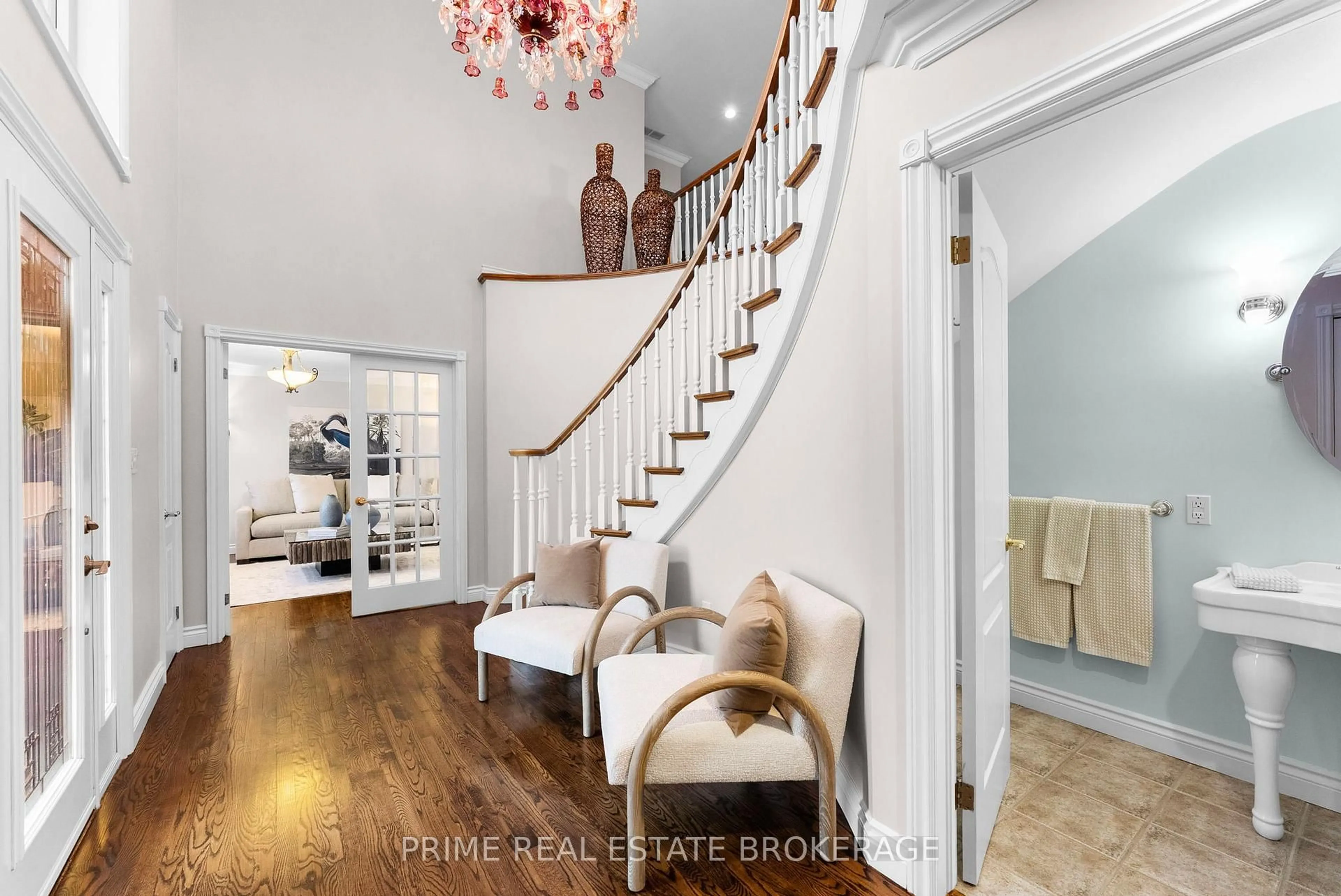 Indoor entryway for 4 Crawford St, Chatham-Kent Ontario N0P 1L0