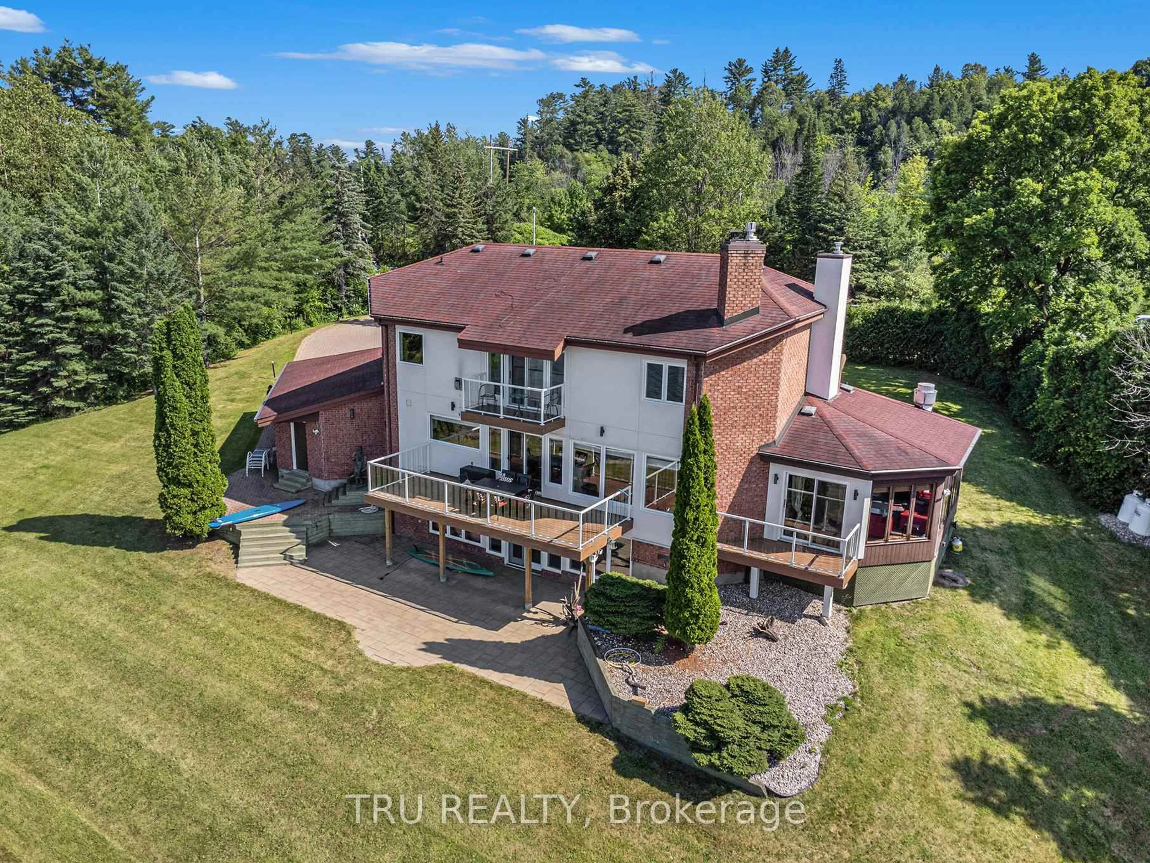 A pic from outside/outdoor area/front of a property/back of a property/a pic from drone, unknown for 1915 REGIONAL ROAD 174 Highway, Ottawa Ontario K4C 1H5