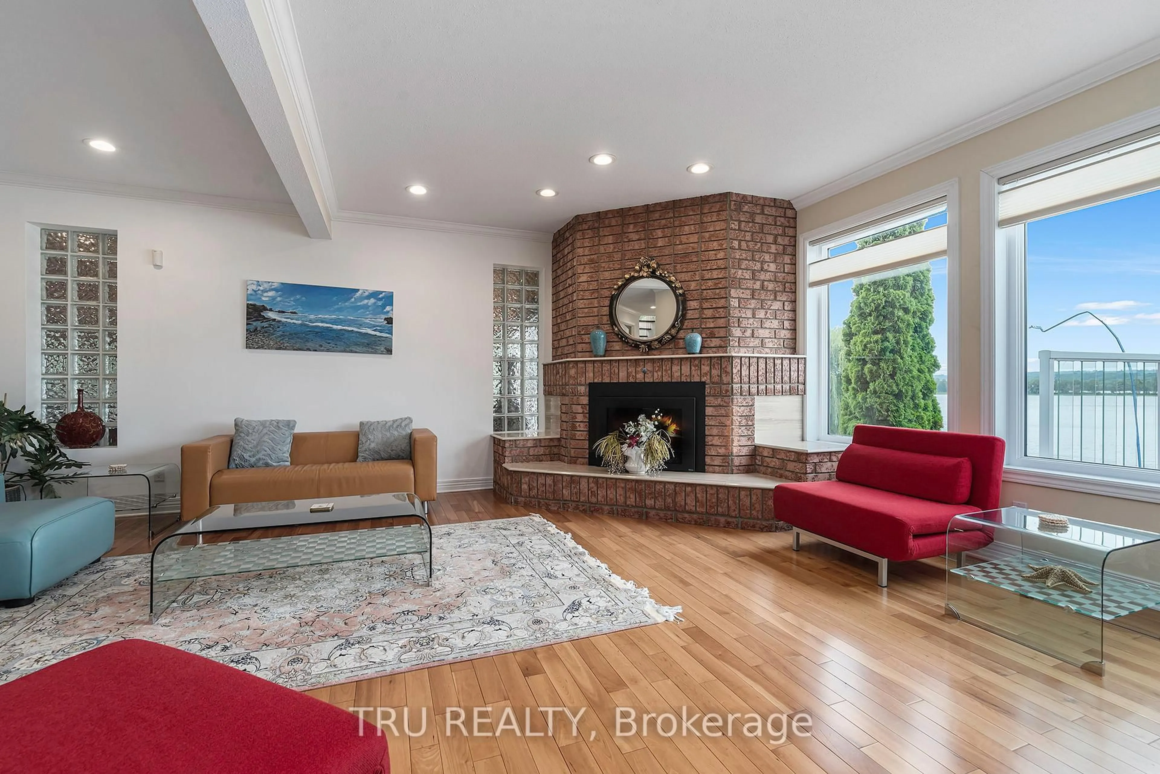 Living room with furniture, ceramic/tile floor for 1915 REGIONAL ROAD 174 Highway, Ottawa Ontario K4C 1H5