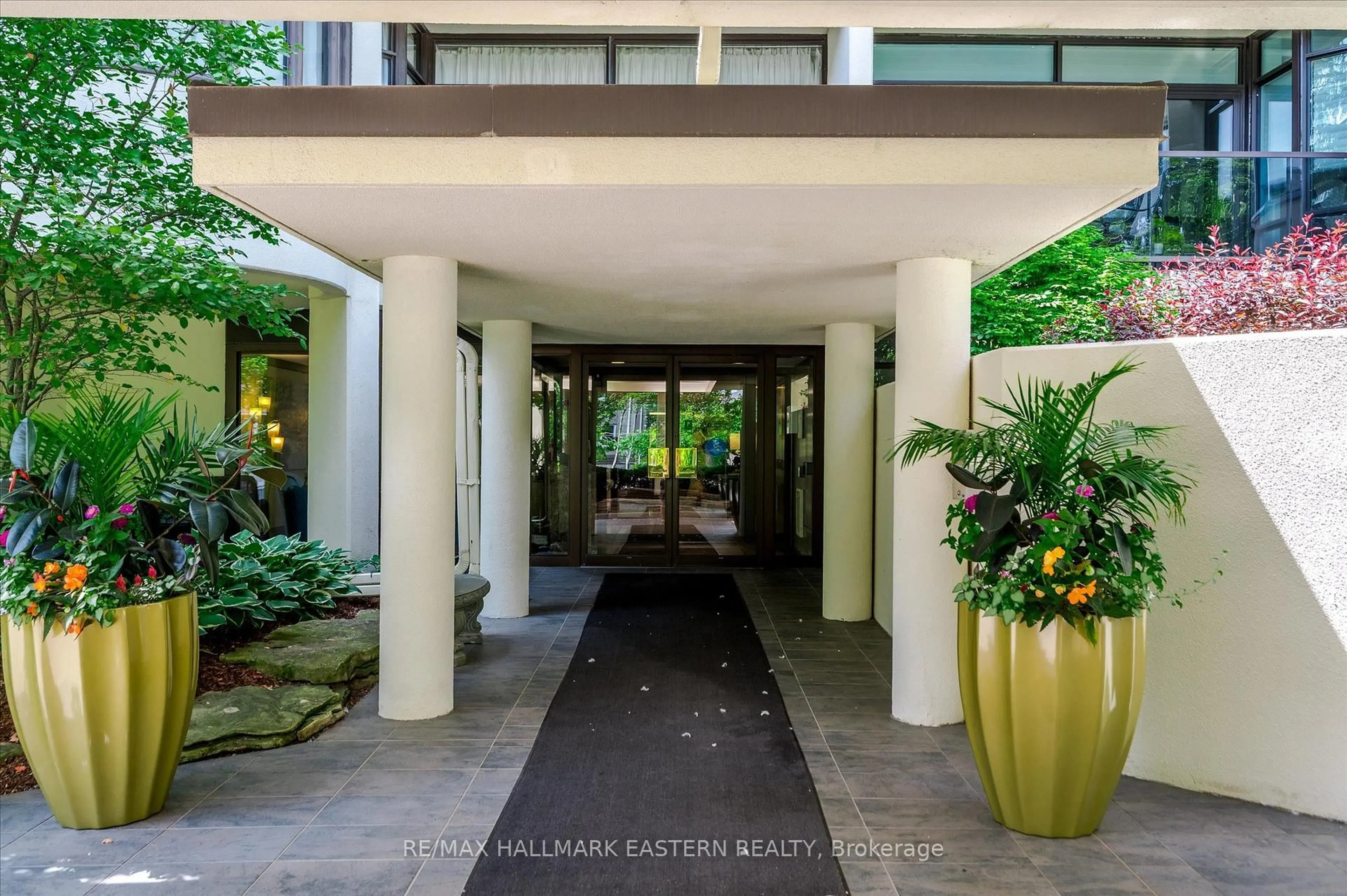 Indoor foyer for 1818 Cherryhill Rd #204, Peterborough Ontario K9K 1S6