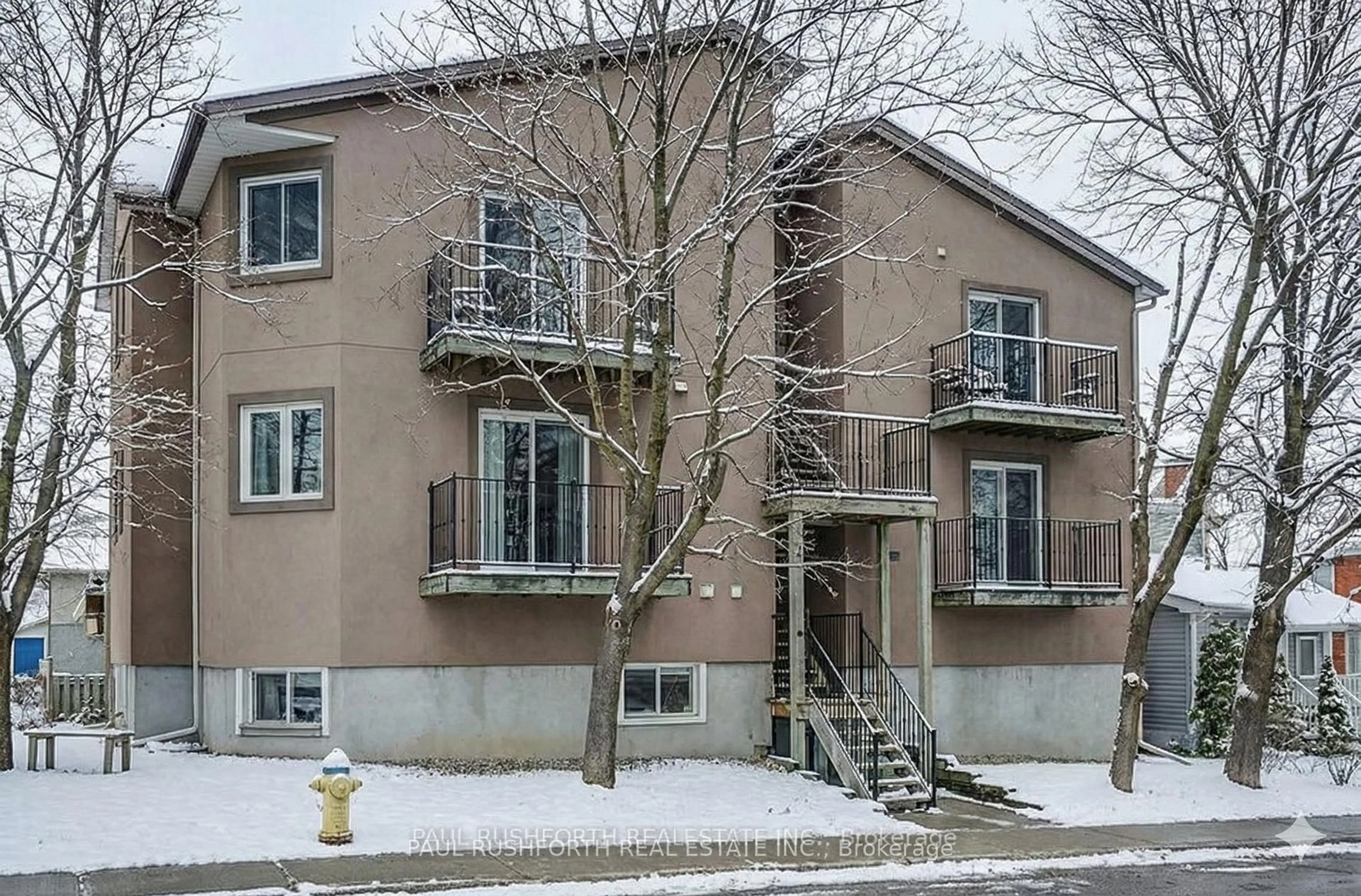 Patio, street for 41 Hilda St #201, Ottawa Ontario K1Y 4T4