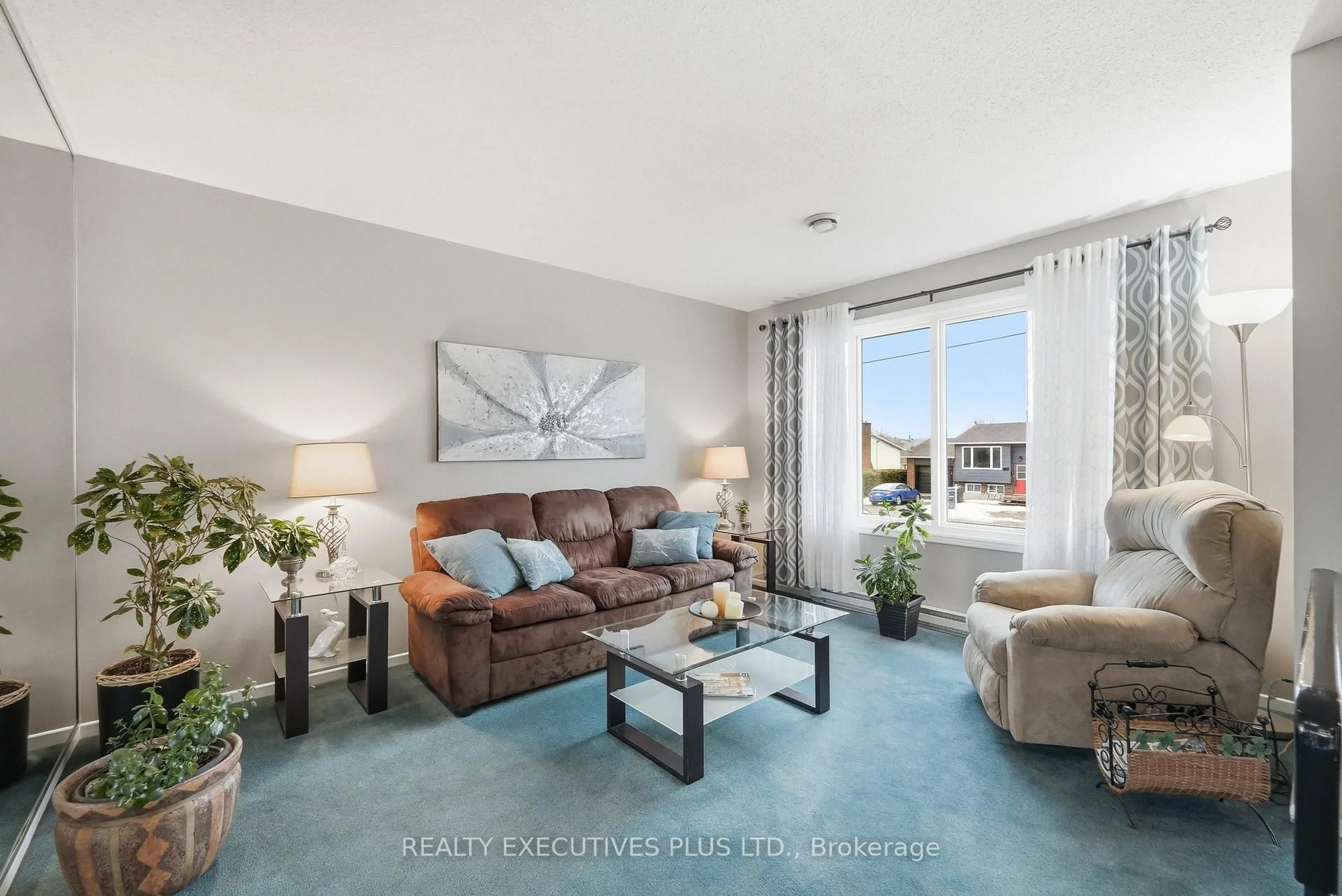 Living room with furniture, unknown for 991 St Jacques St, Clarence-Rockland Ontario K4K 1C1