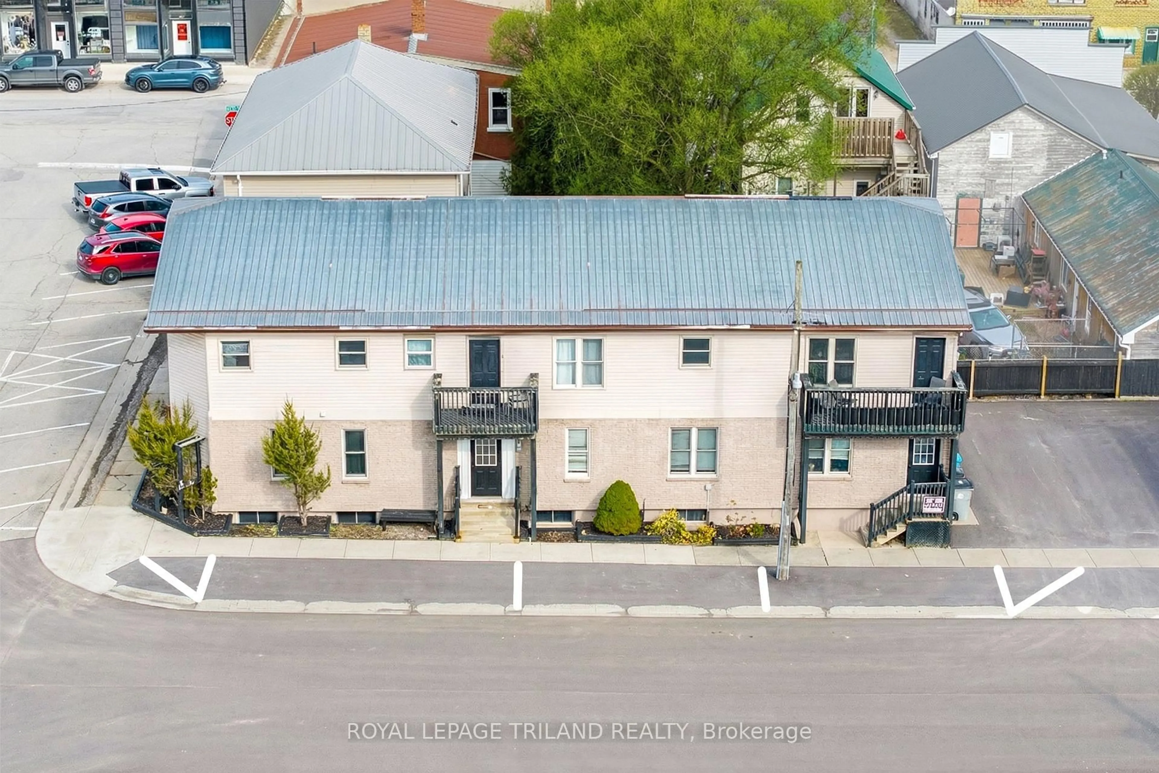 A pic from outside/outdoor area/front of a property/back of a property/a pic from drone, building for 15 Victoria Lane, Bluewater Ontario N0M 2T0