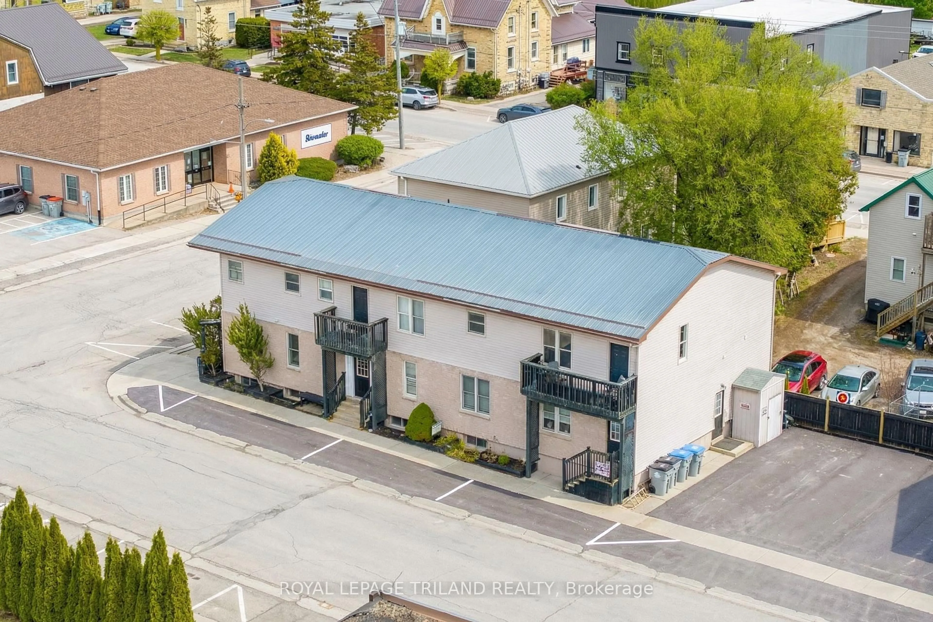 A pic from outside/outdoor area/front of a property/back of a property/a pic from drone, building for 15 Victoria Lane, Bluewater Ontario N0M 2T0