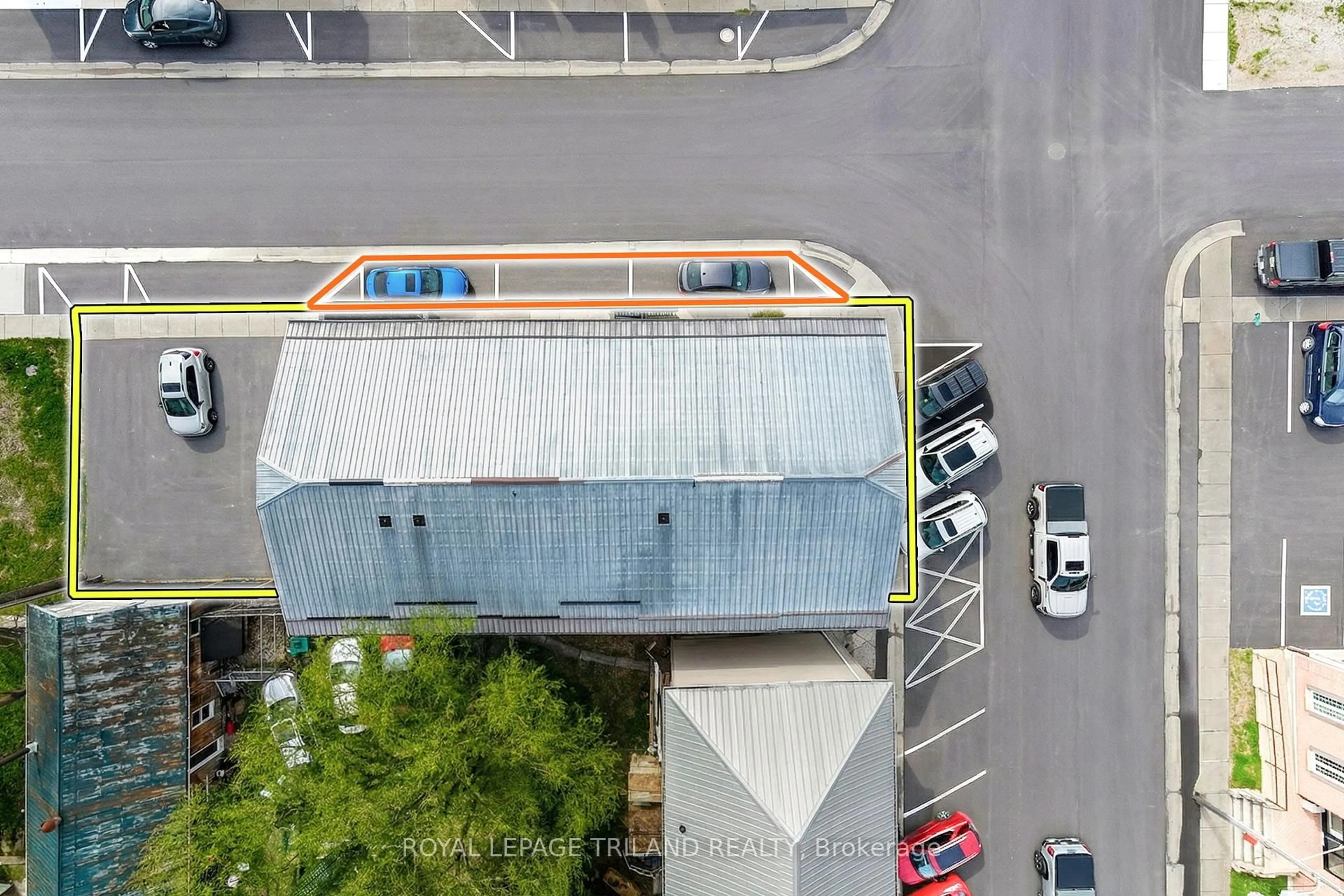A pic from outside/outdoor area/front of a property/back of a property/a pic from drone, building for 15 Victoria Lane, Bluewater Ontario N0M 2T0