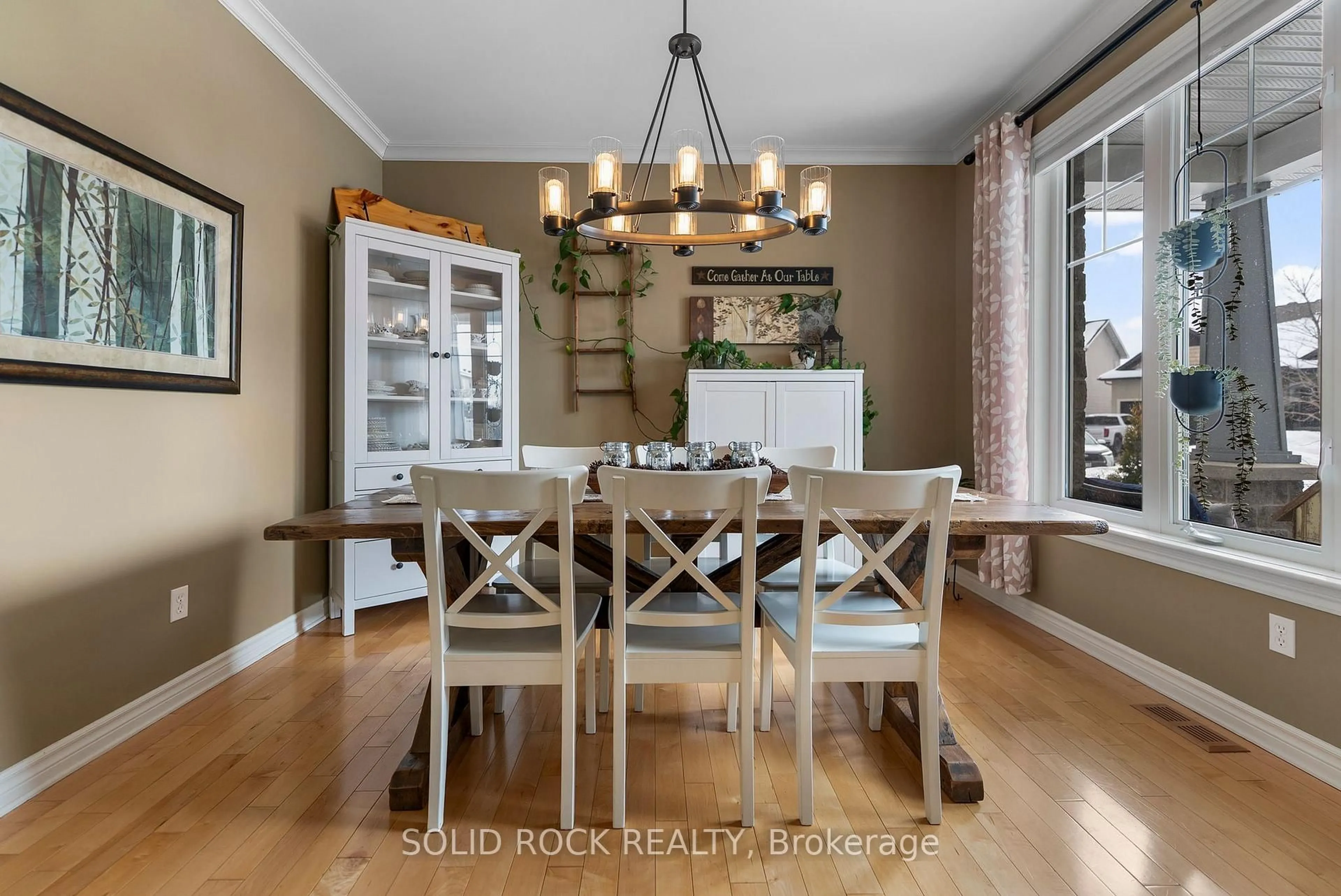 Dining room, wood/laminate floor for 182 Arthur St, Arnprior Ontario K7S 1A4