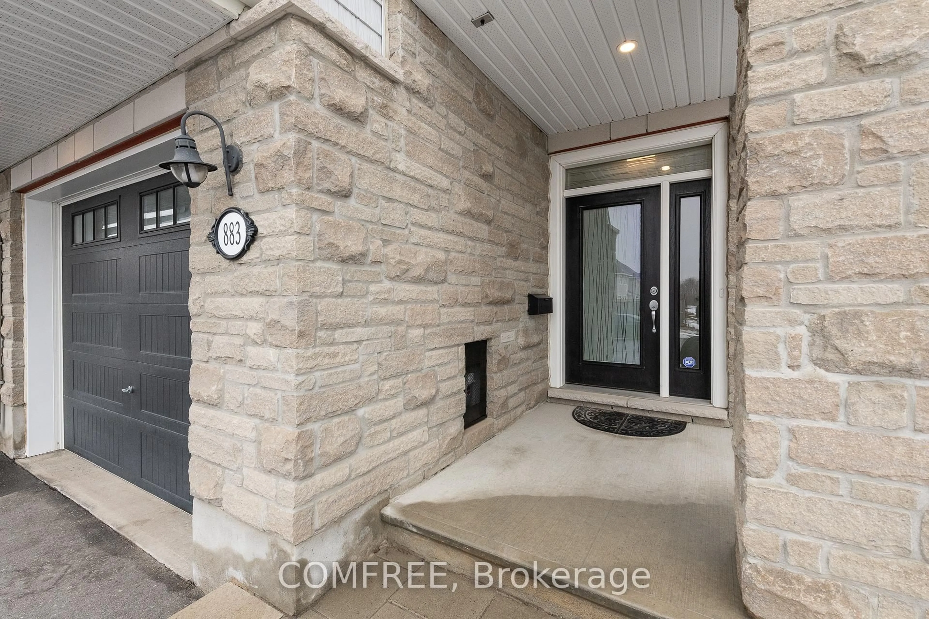 Indoor entryway for 883 Antonio Farley St, Orleans Ontario K4A 5K1