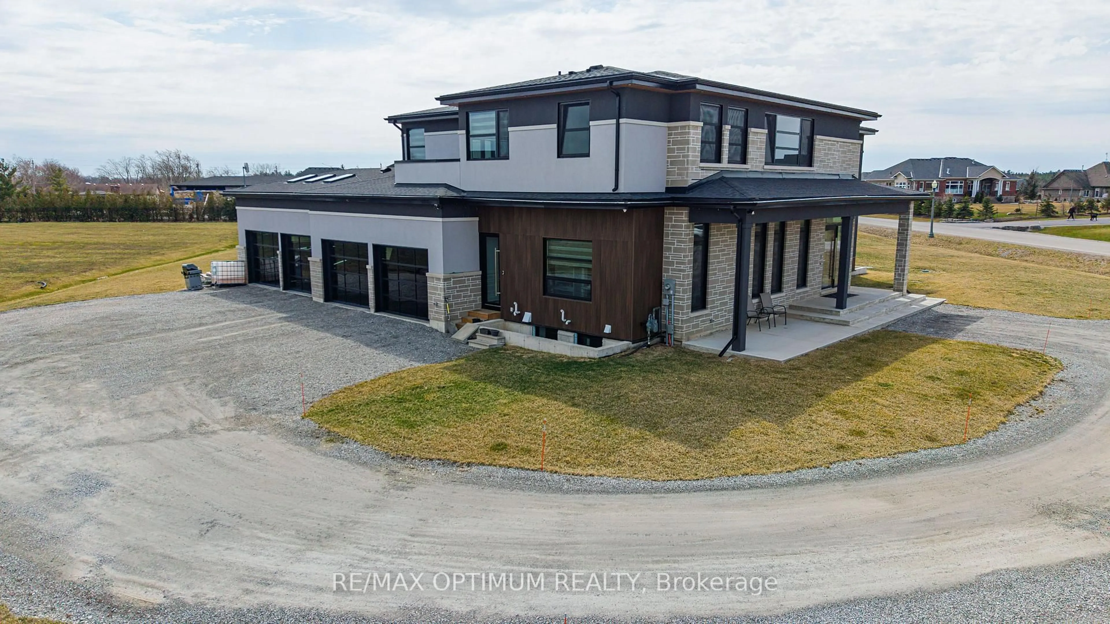 A pic from outside/outdoor area/front of a property/back of a property/a pic from drone, building for 3 Alexander Blvd, Haldimand Ontario N0A 1R0