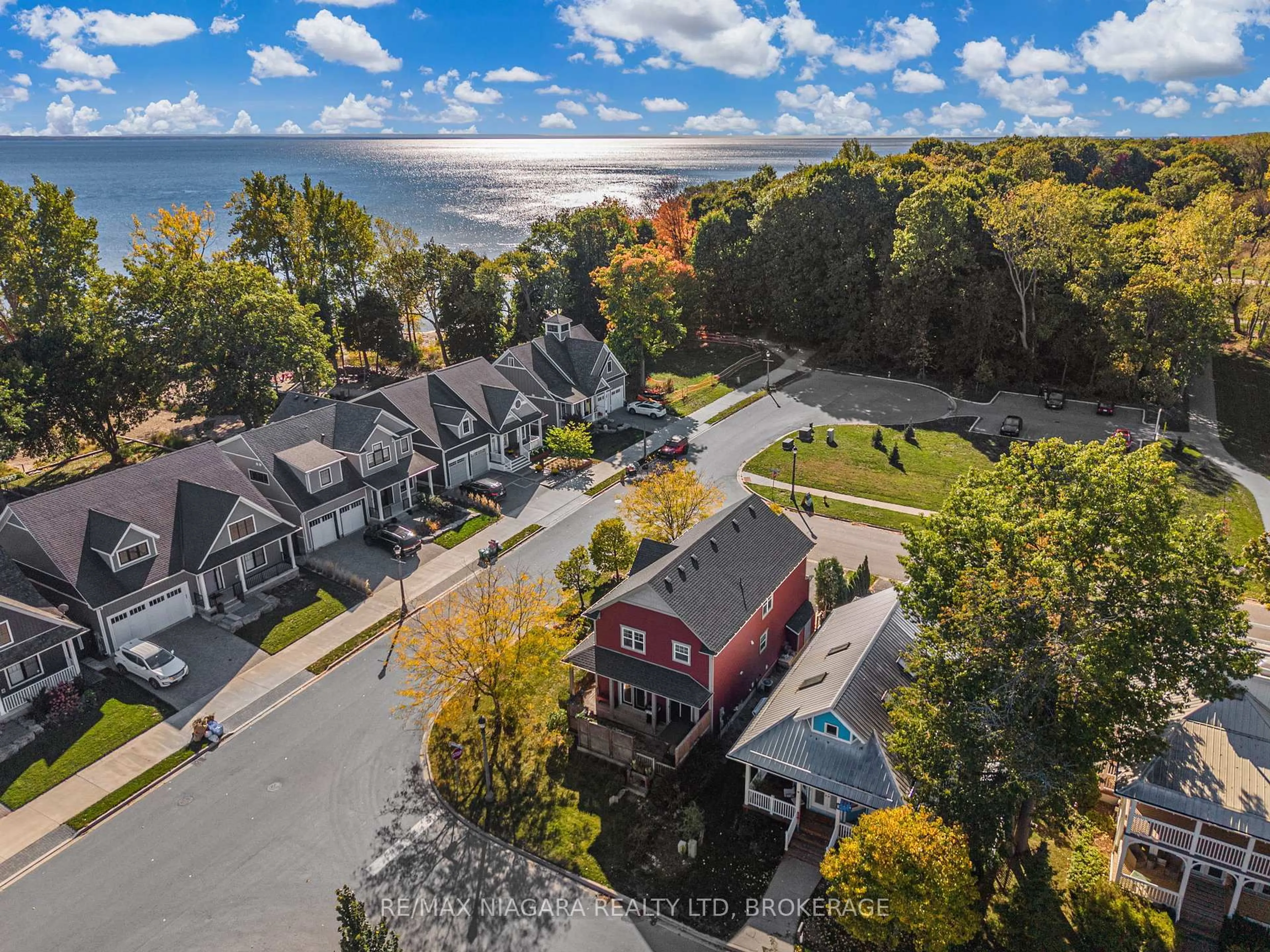A pic from outside/outdoor area/front of a property/back of a property/a pic from drone, water/lake/river/ocean view for 750 Lakeshore Rd, Fort Erie Ontario L2A 0B4
