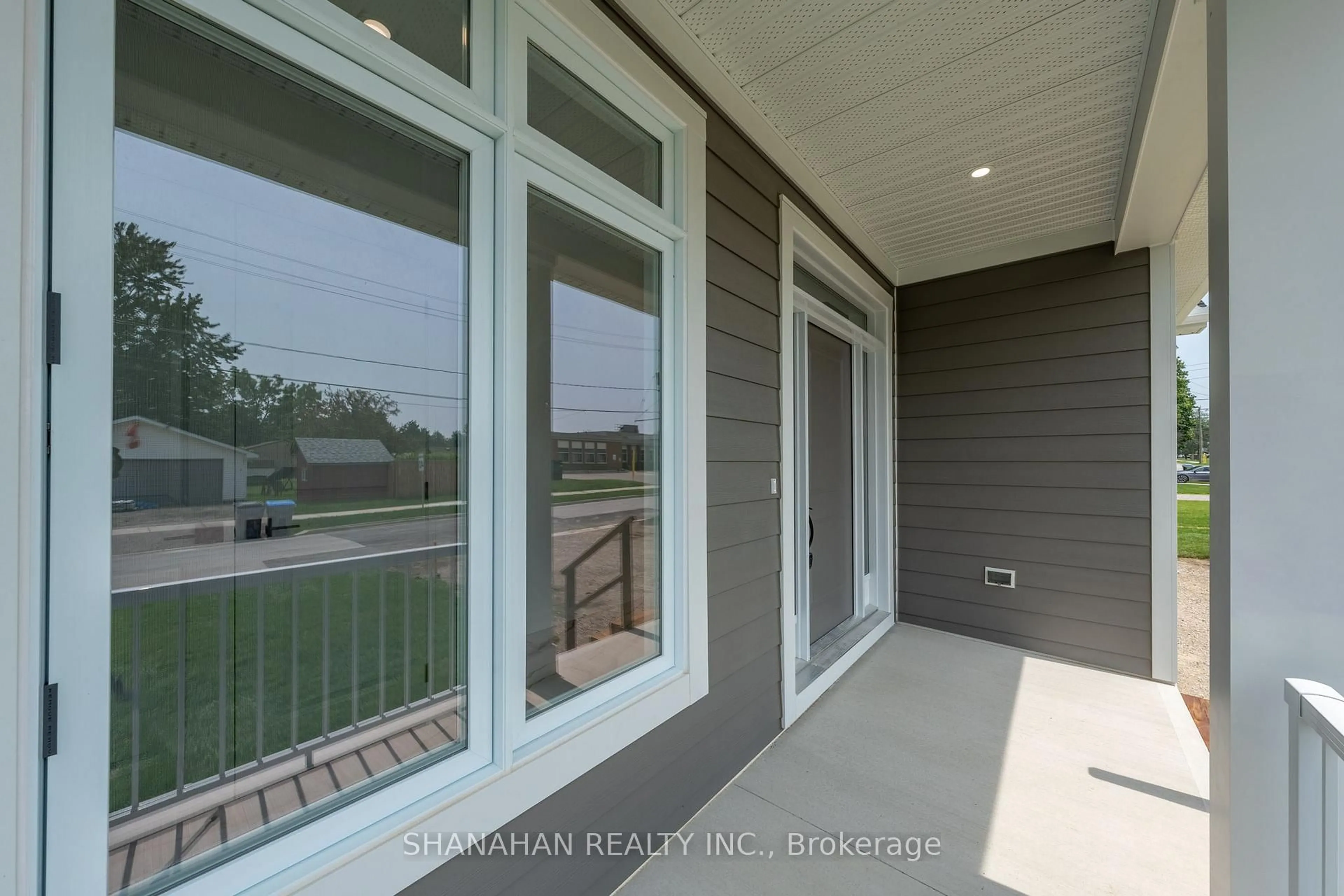 Unknown for 397 Victoria St, Warwick Ontario N0M 2S0