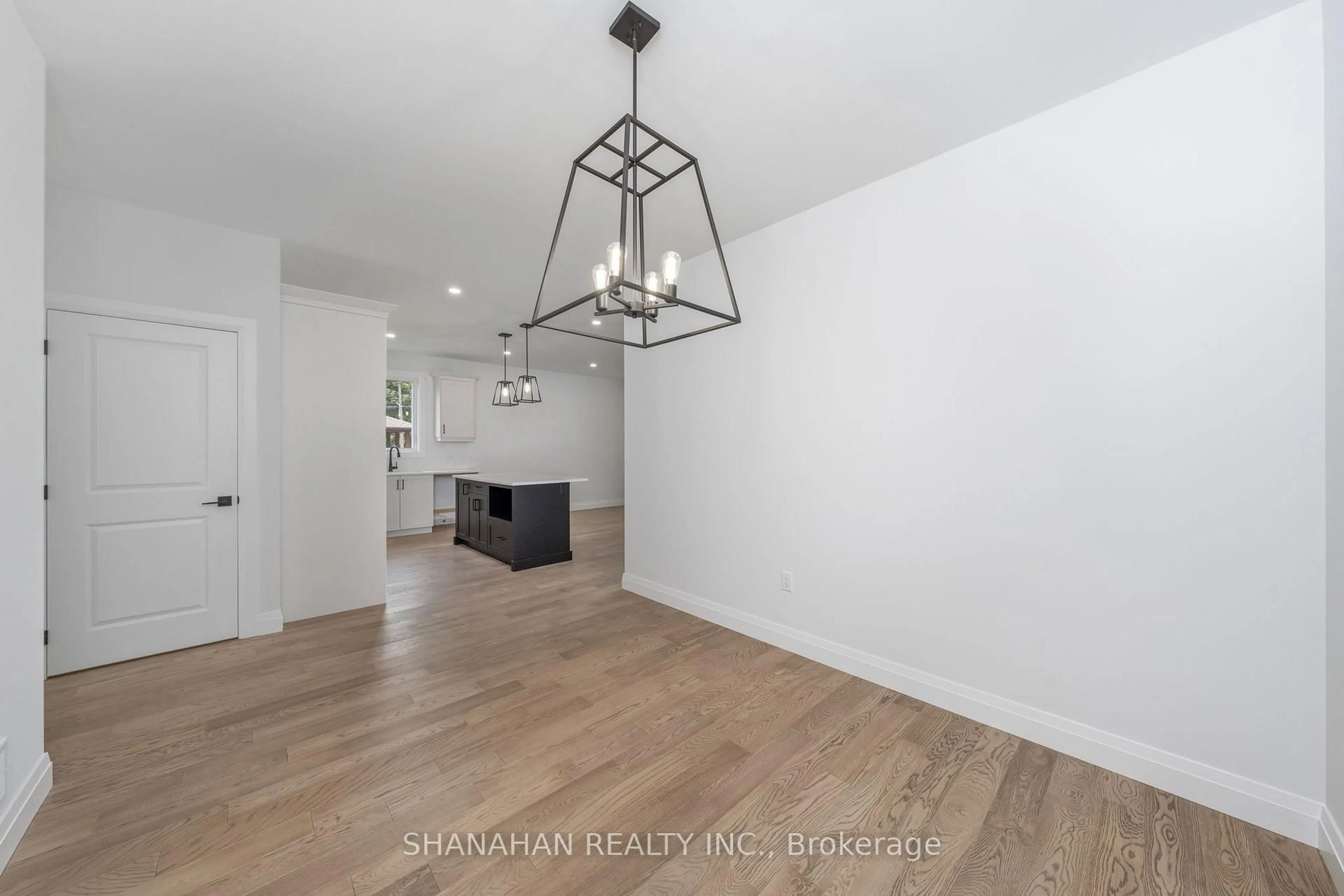 Unknown for 397 Victoria St, Warwick Ontario N0M 2S0