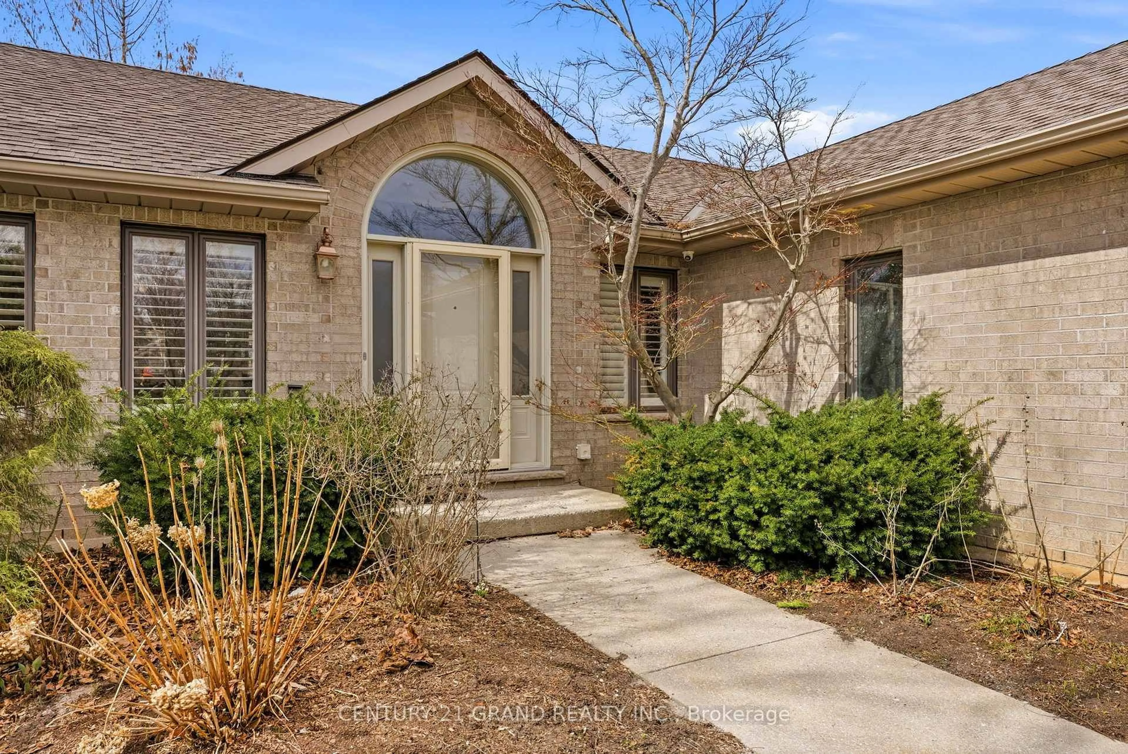 Home with brick exterior material, street for 1 Daffodil Crt, Brantford Ontario N3R 7T1