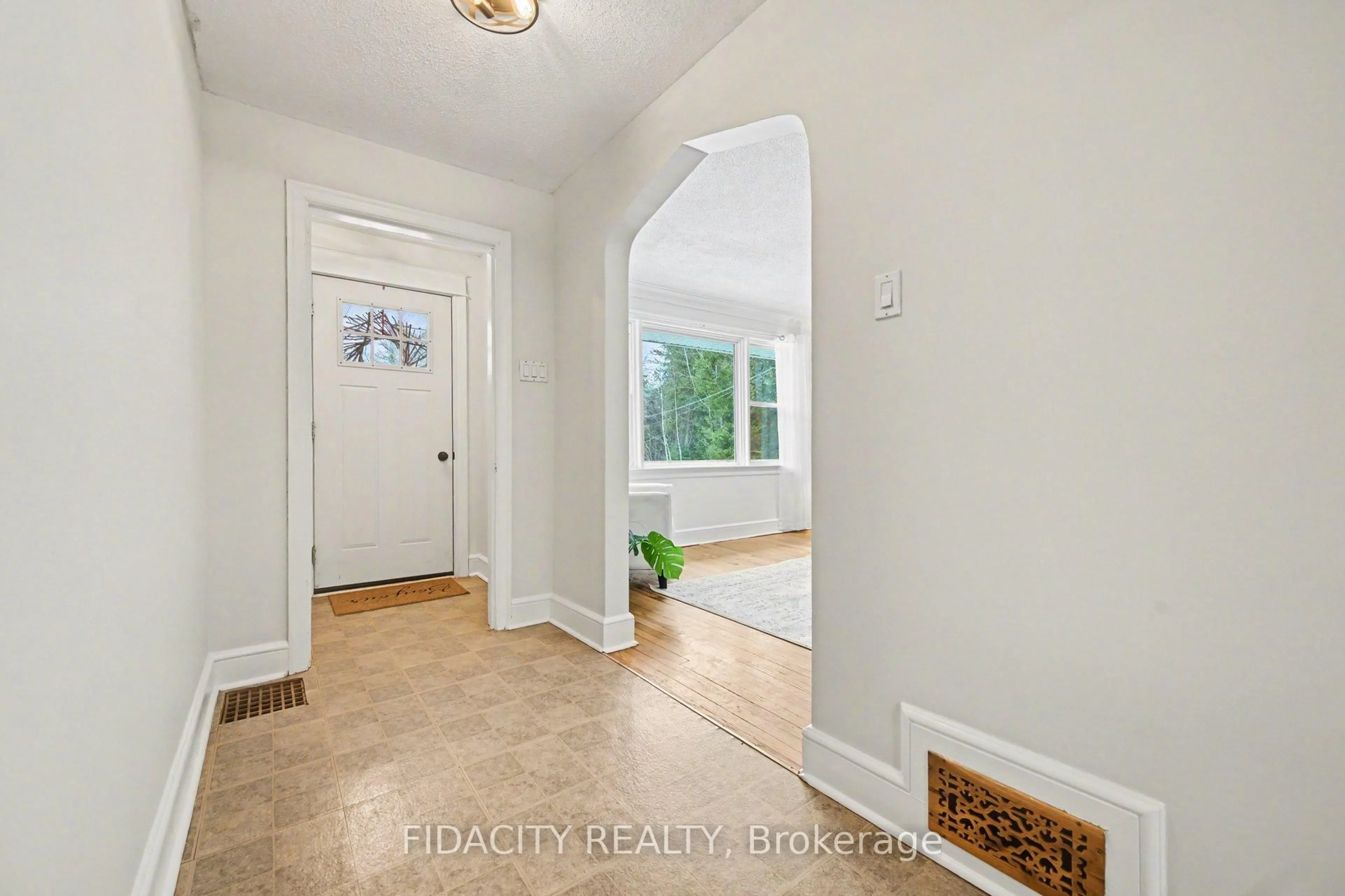 Indoor entryway for 145 Bellamy Rd, White Lake Ontario K0A 3L0