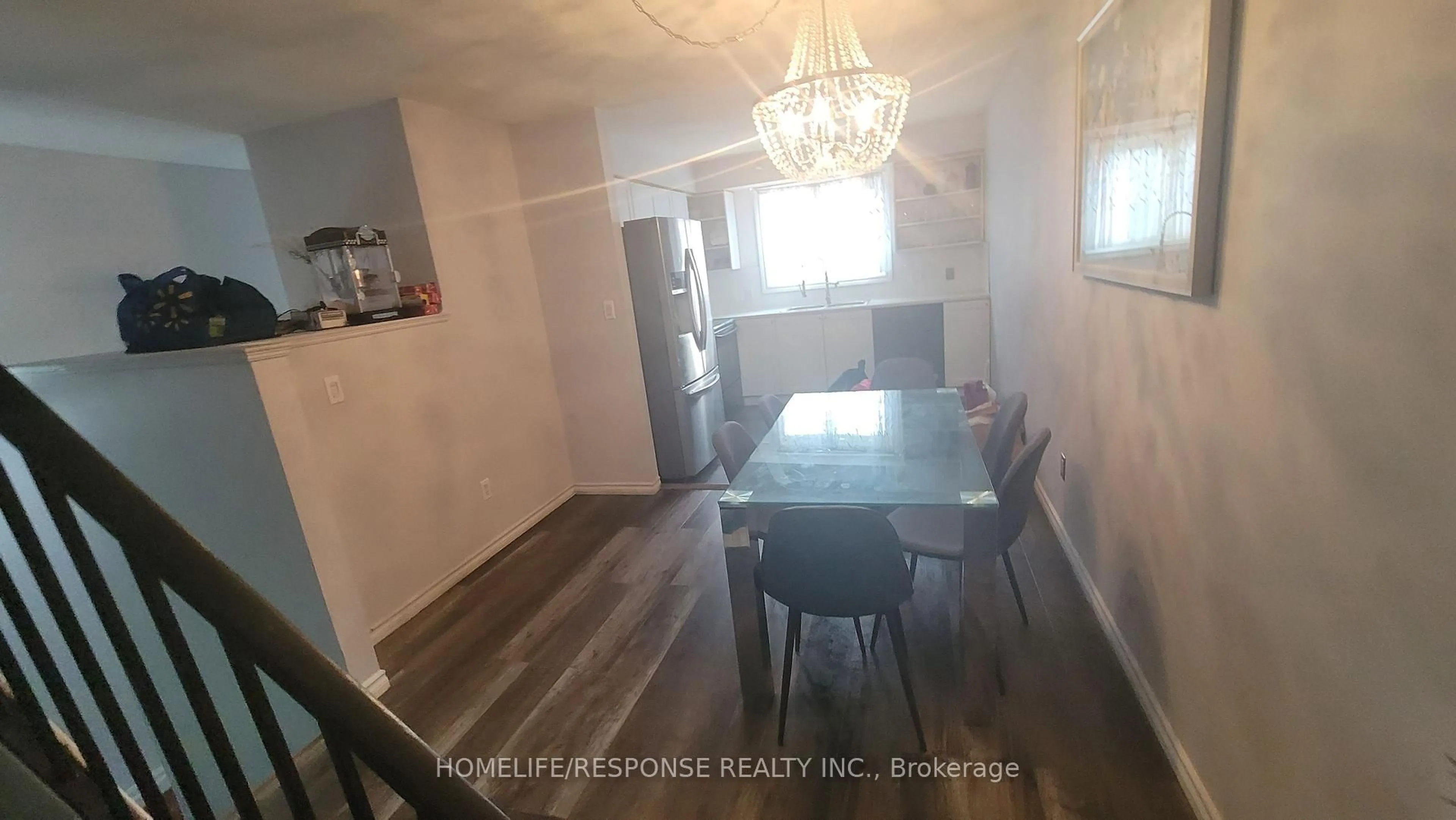 Dining room, wood/laminate floor for 589 Beechwood Dr #32, Waterloo Ontario N2T 2K9