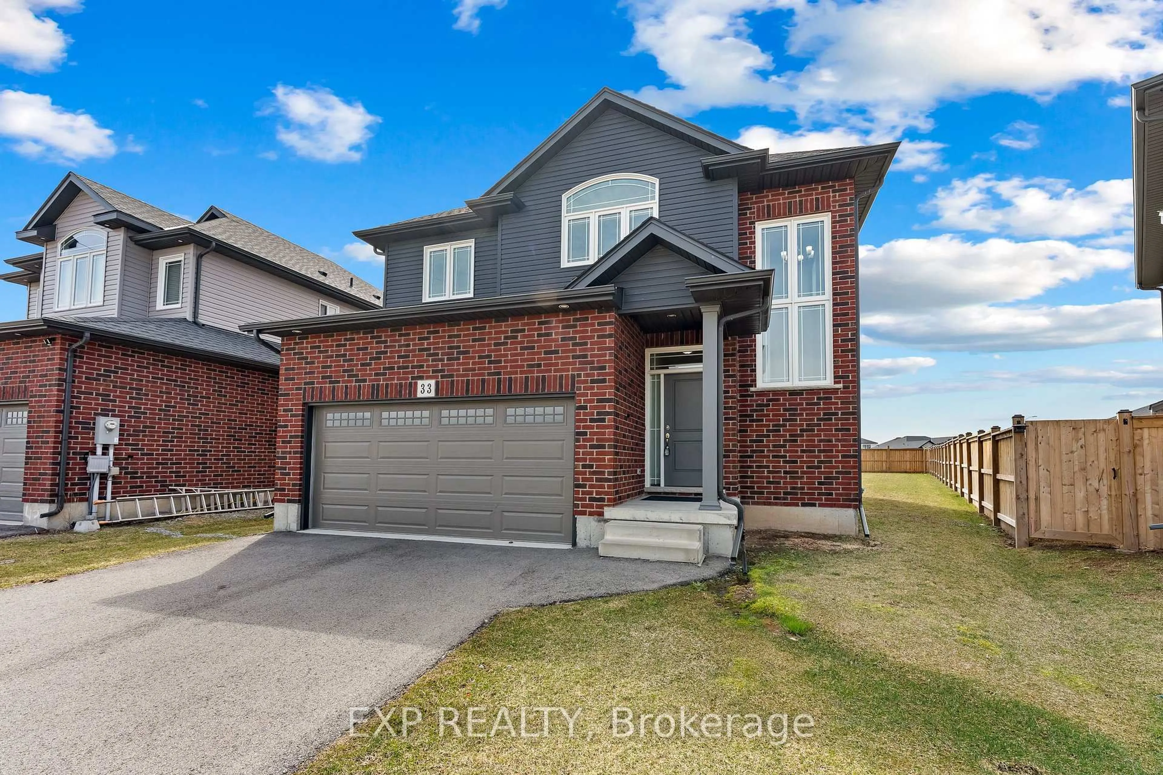 Home with brick exterior material, street for 33 Cinnamon St, Thorold Ontario L2V 0H6