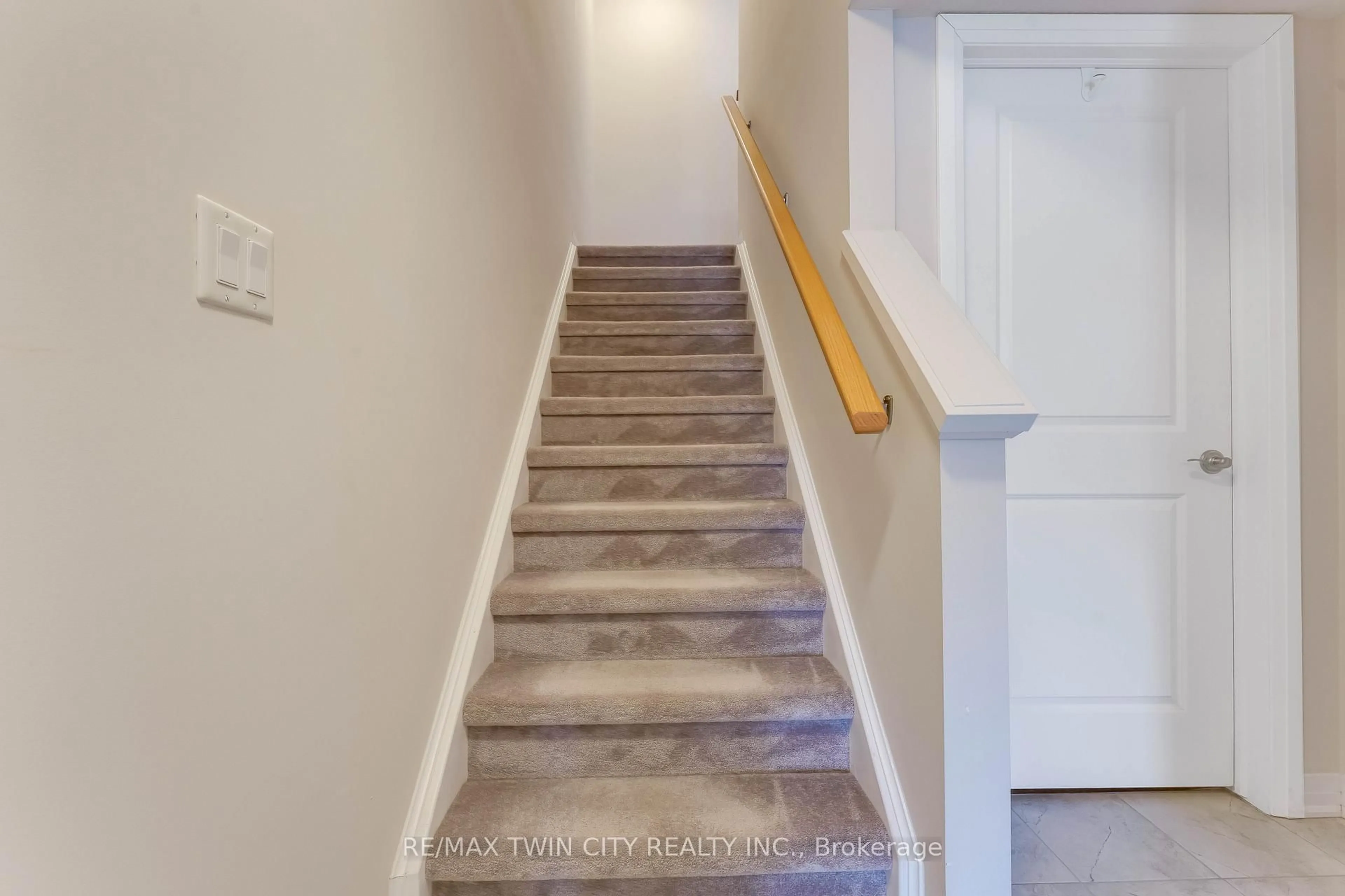 Stairs for 115 South Creek Dr #6C, Kitchener Ontario N2P 0H2