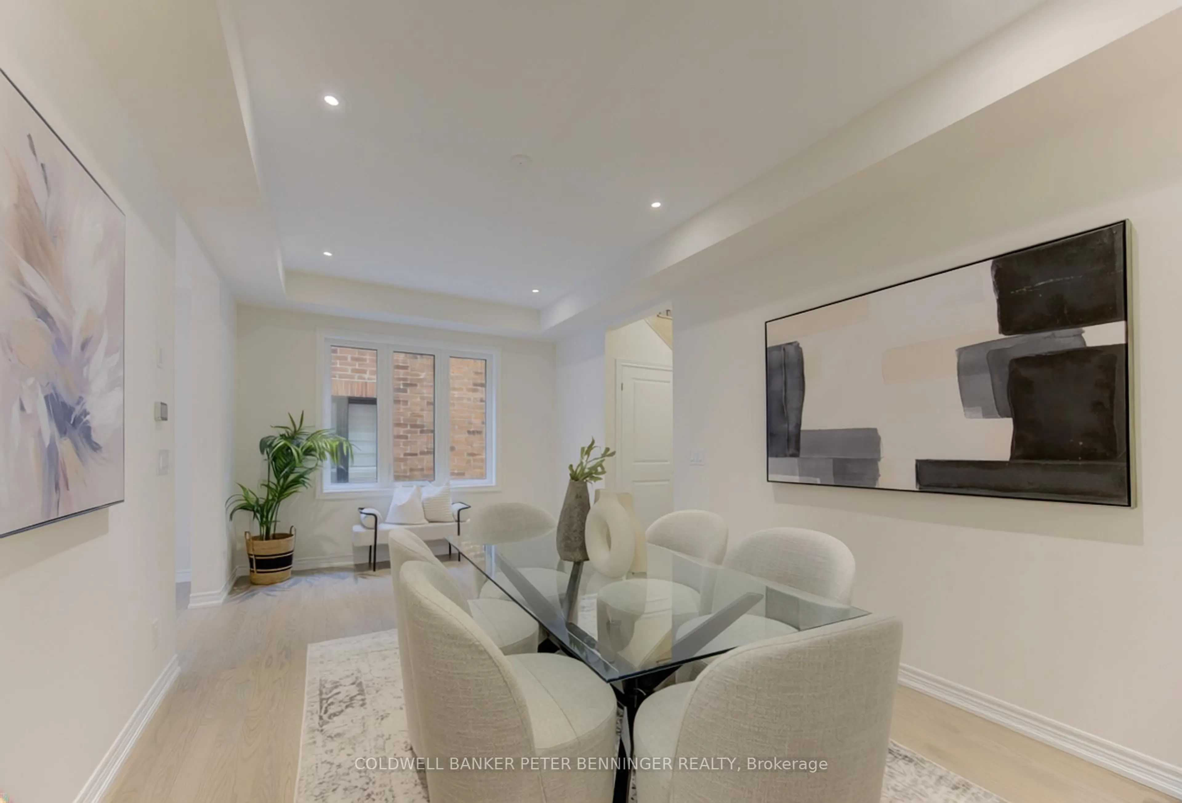 Living room with furniture, unknown for 39 GUERNSEY Dr, Kitchener Ontario N2R 0T7