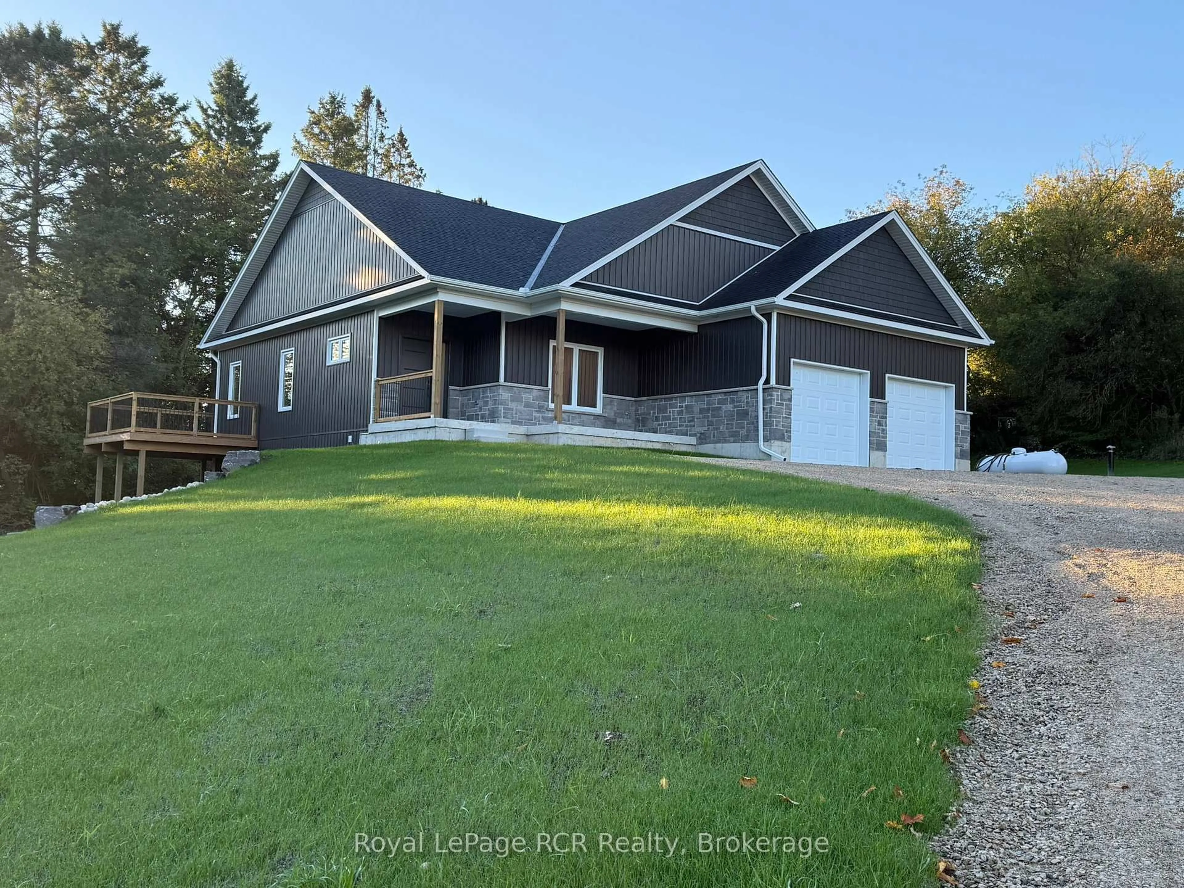 Home with vinyl exterior material, water/lake/river/ocean view for 170 Elgin St, Grey Highlands Ontario N0C 1K0