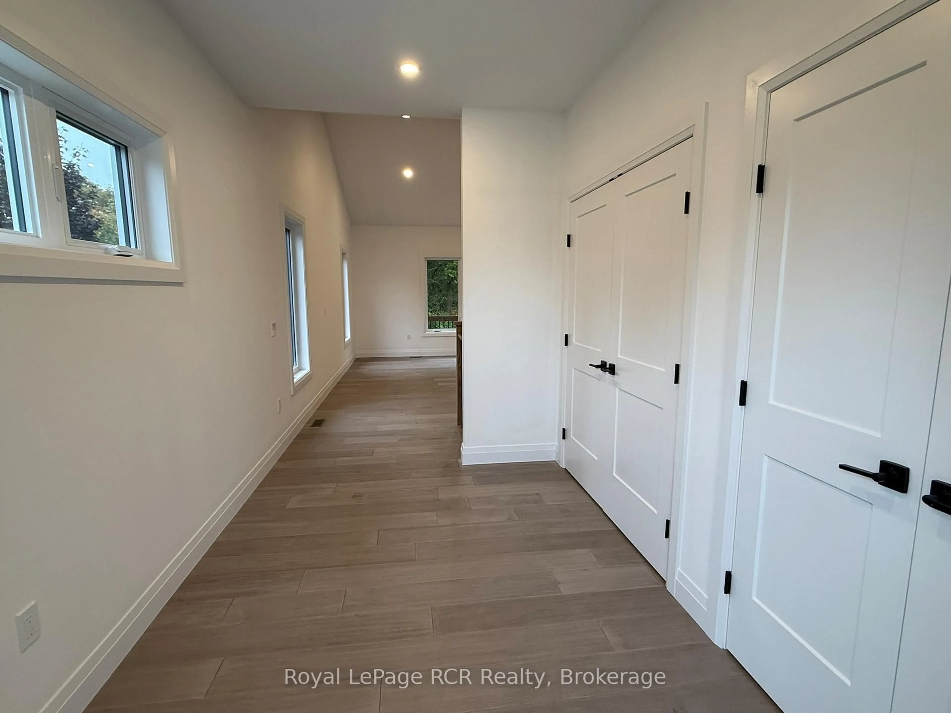 Indoor entryway for 170 Elgin St, Grey Highlands Ontario N0C 1K0