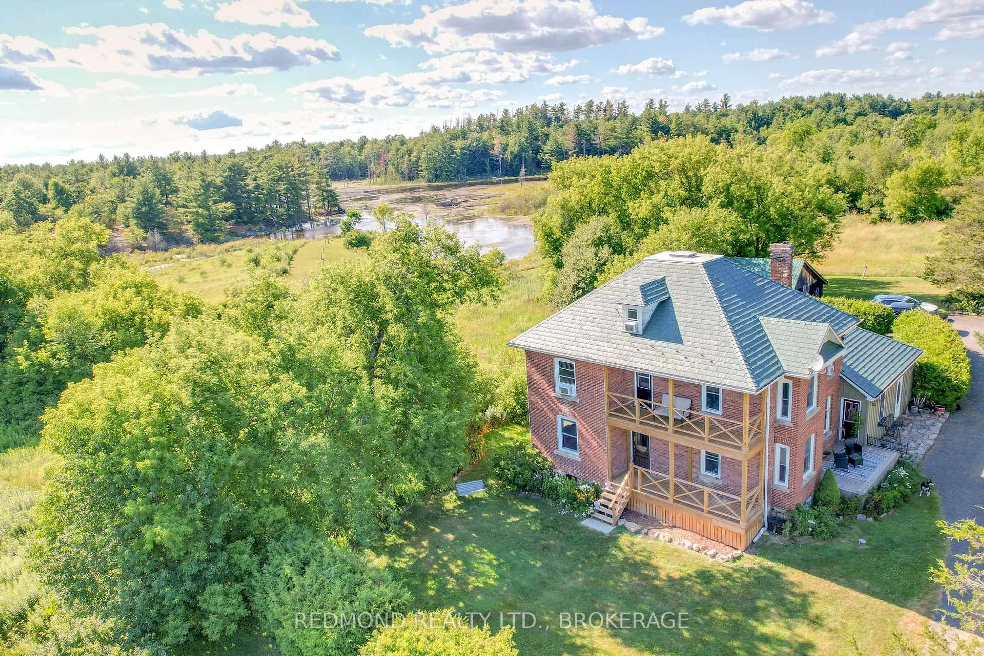 A pic from outside/outdoor area/front of a property/back of a property/a pic from drone, water/lake/river/ocean view for 89 Morrow Rd, Front of Leeds & Seeleys Bay Ontario K0E 1L0