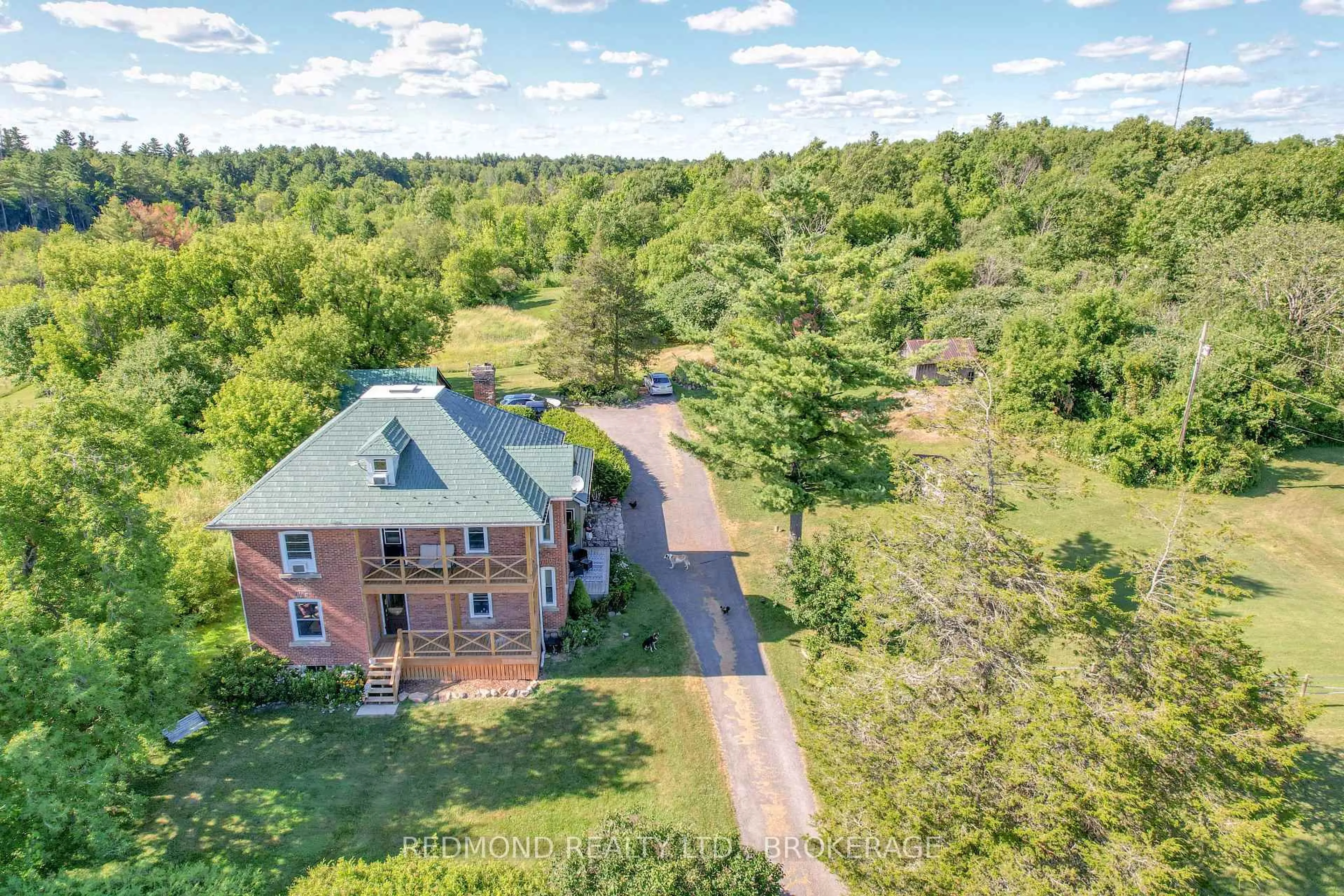 A pic from outside/outdoor area/front of a property/back of a property/a pic from drone, unknown for 89 Morrow Rd, Front of Leeds & Seeleys Bay Ontario K0E 1L0
