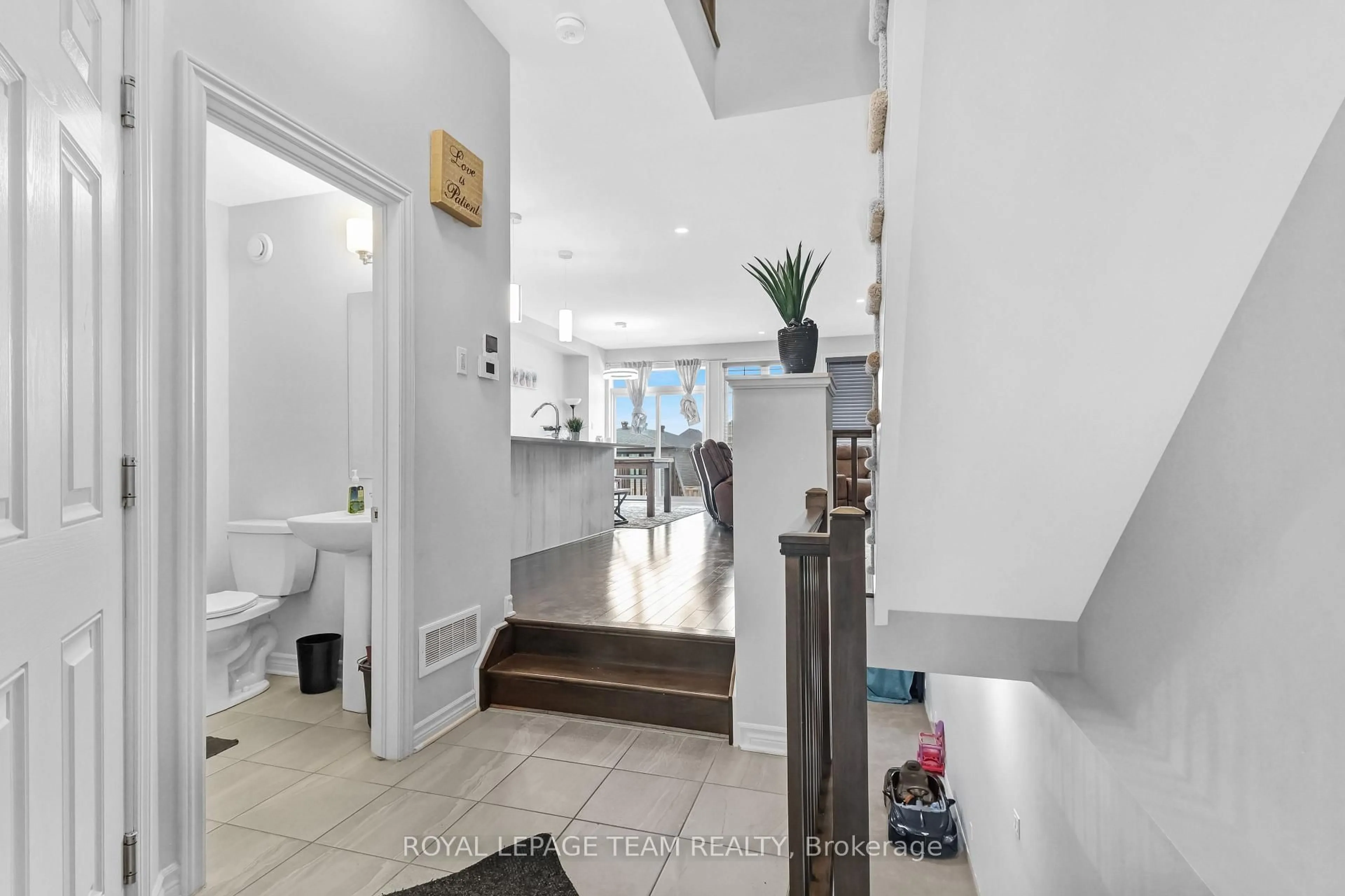 Unknown for 310 Kanashtage Terr, Ottawa Ontario K4A 5J9