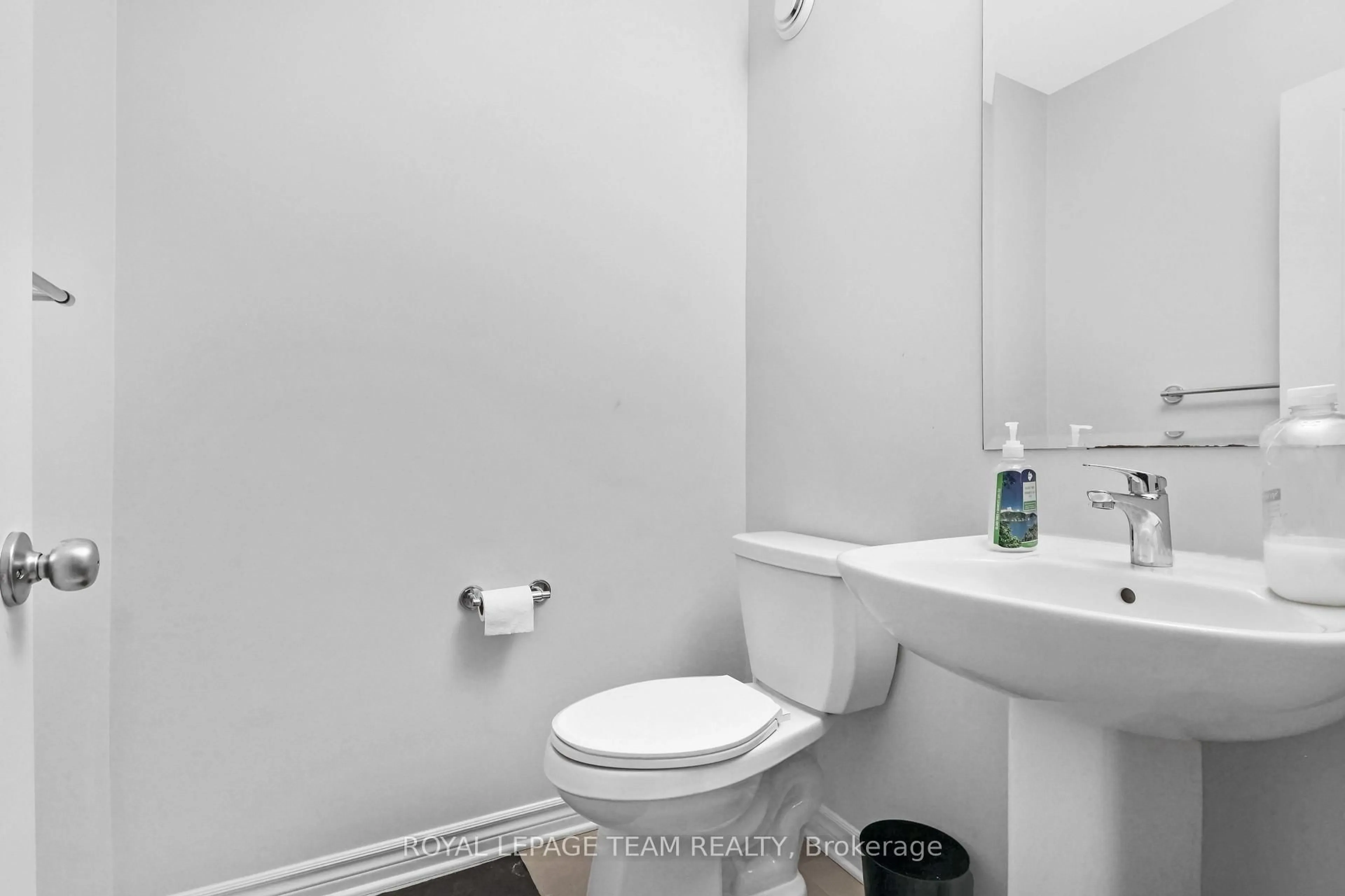 Standard bathroom, unknown for 310 Kanashtage Terr, Ottawa Ontario K4A 5J9