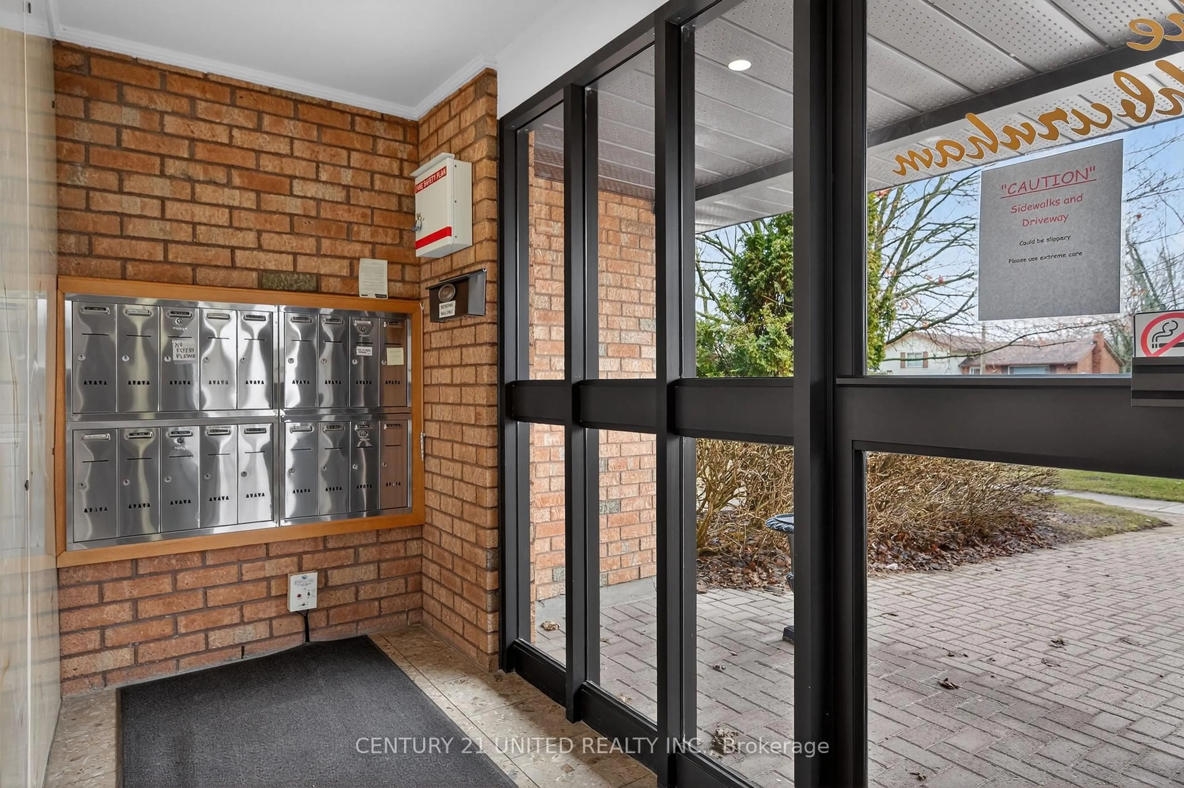 Indoor entryway for 2185 Walker Ave #206, Peterborough Ontario K9L 1T6
