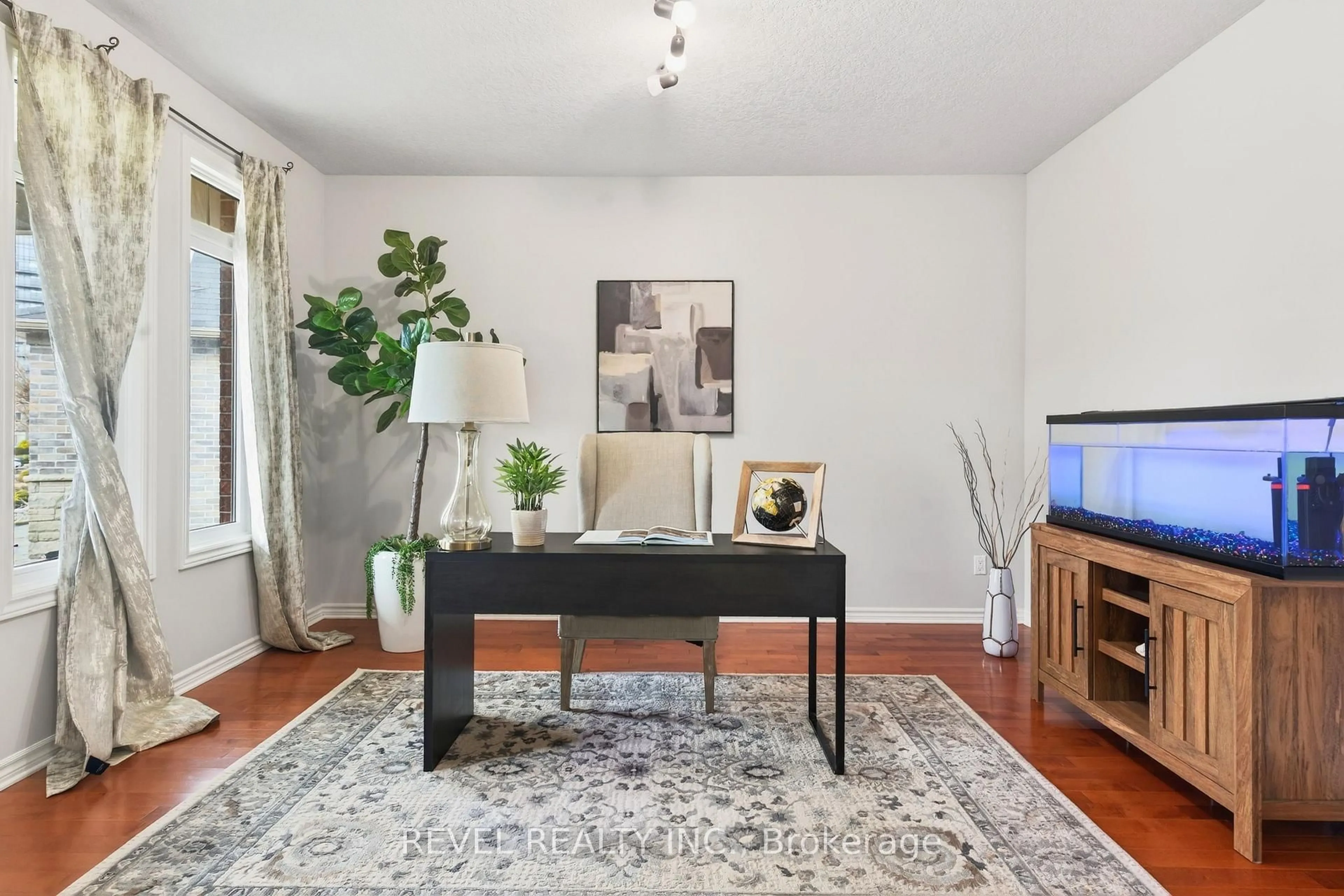 Living room with furniture, unknown for 3190 Pincombe Dr, London South Ontario N6L 0B4