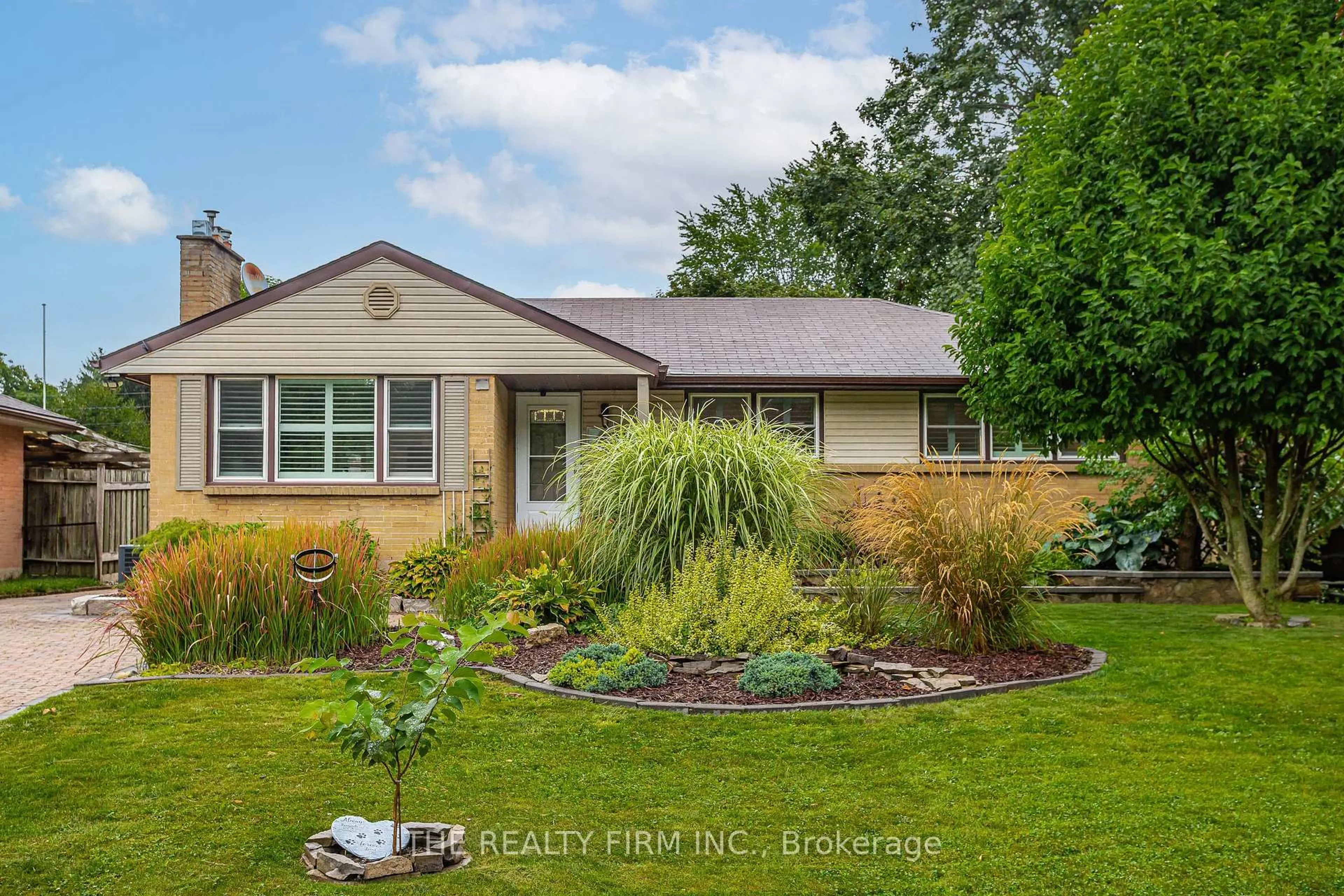 Unknown for 476 Blake St, London South Ontario N6K 2N8