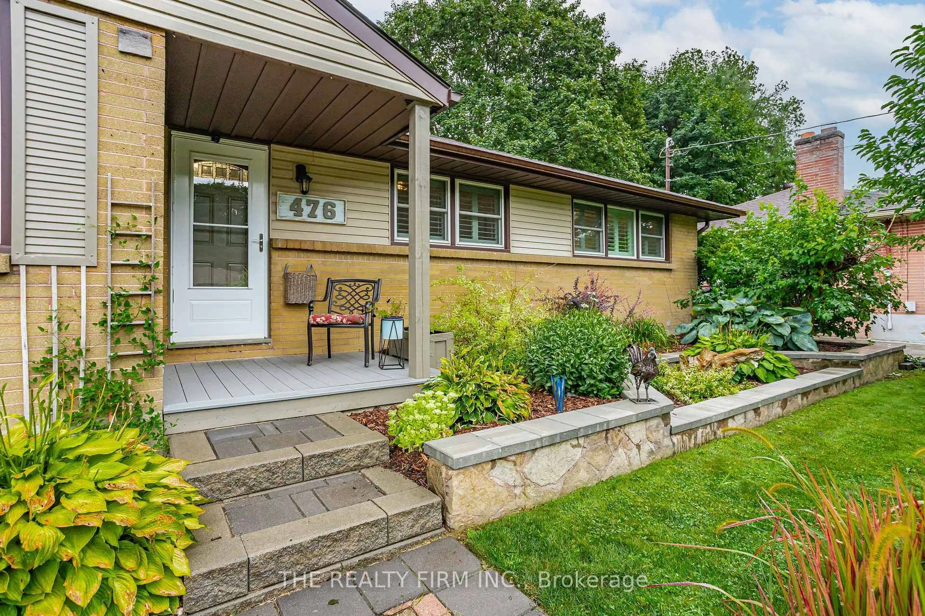 Unknown for 476 Blake St, London South Ontario N6K 2N8