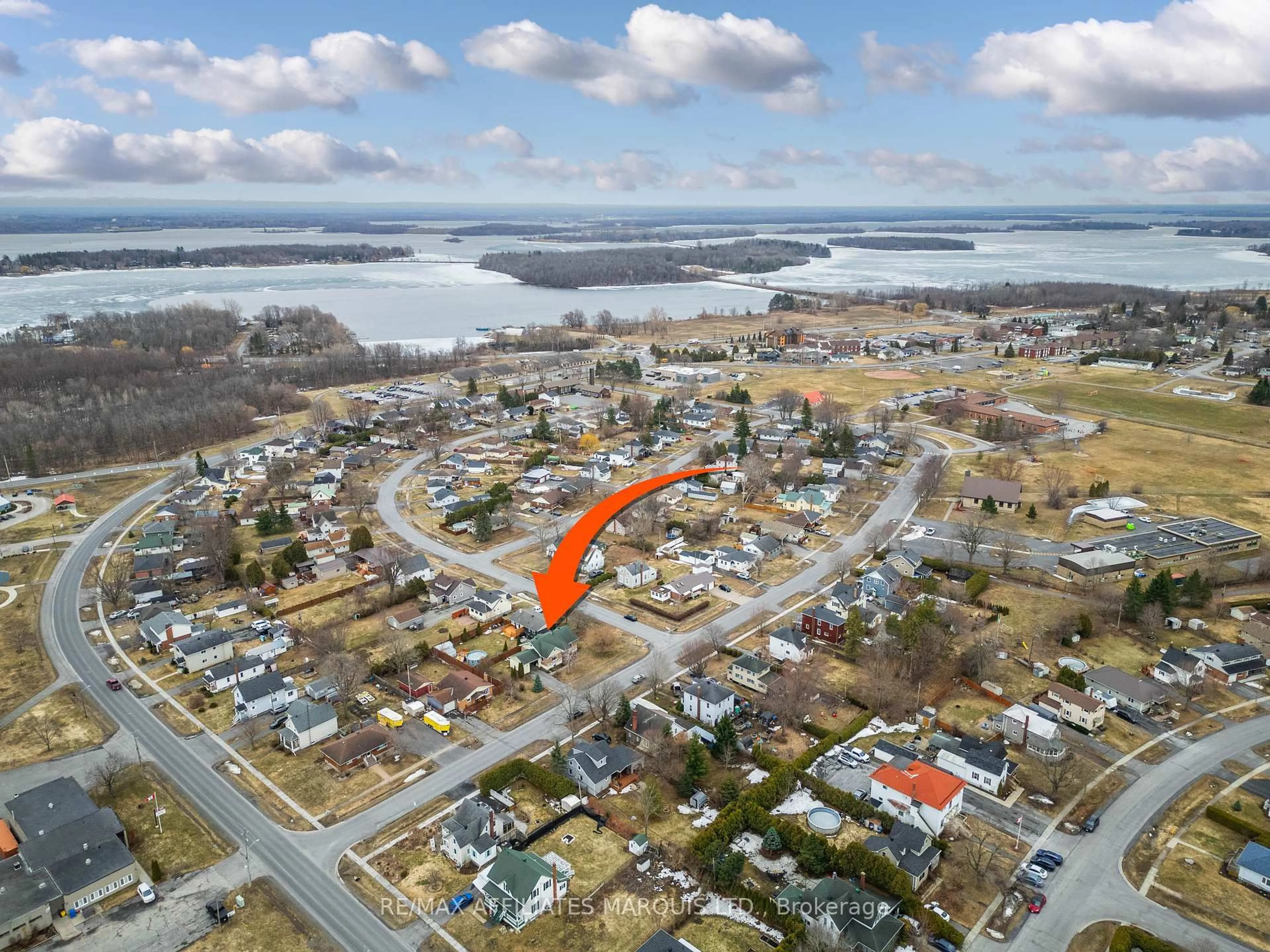 A pic from outside/outdoor area/front of a property/back of a property/a pic from drone, water/lake/river/ocean view for 40 Bethune Ave, South Stormont Ontario K0C 1P0