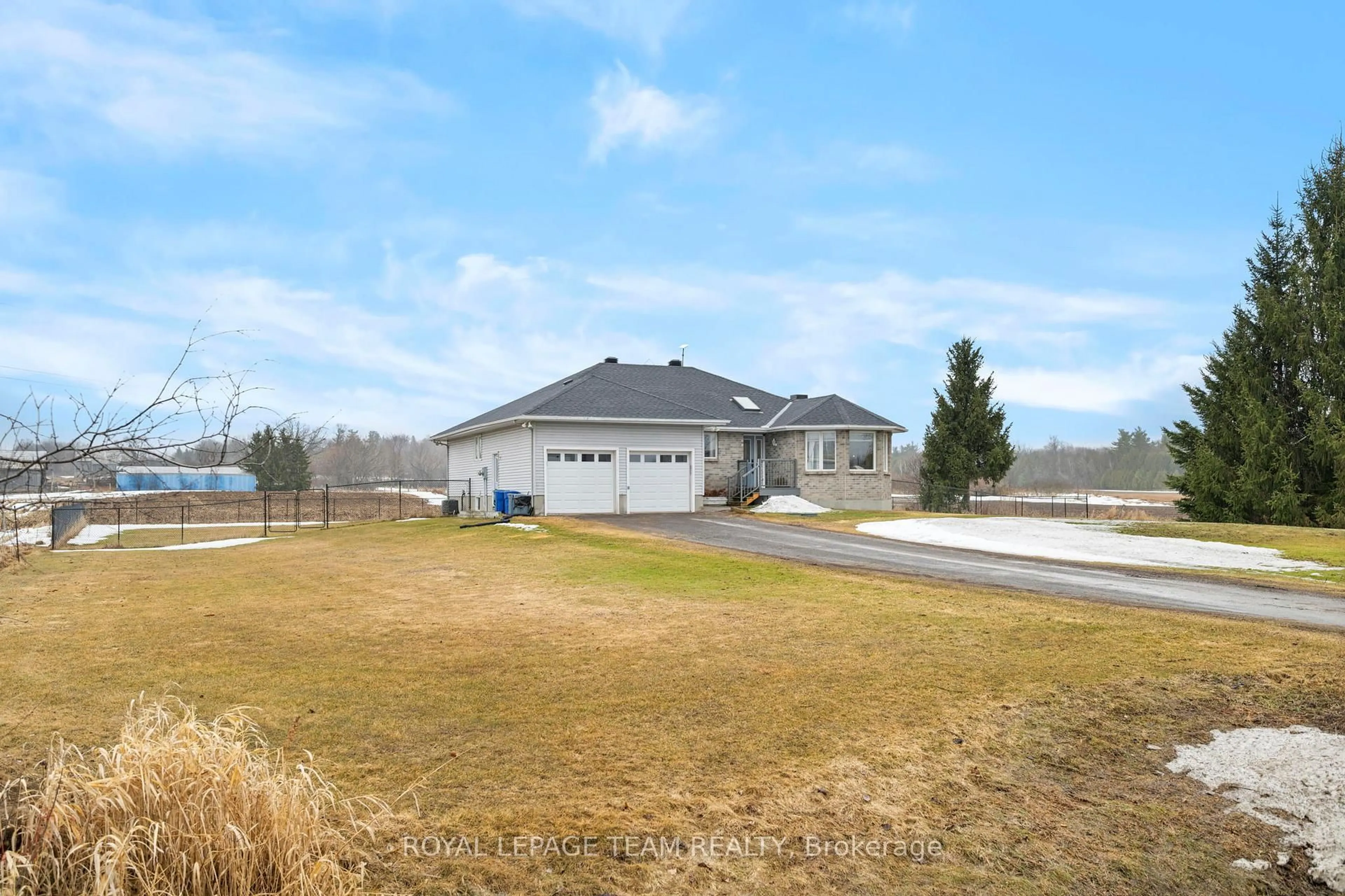 A pic from outside/outdoor area/front of a property/back of a property/a pic from drone, street for 2090 Old Birch Rd, Fitzroy Harbour Ontario K0A 1X0