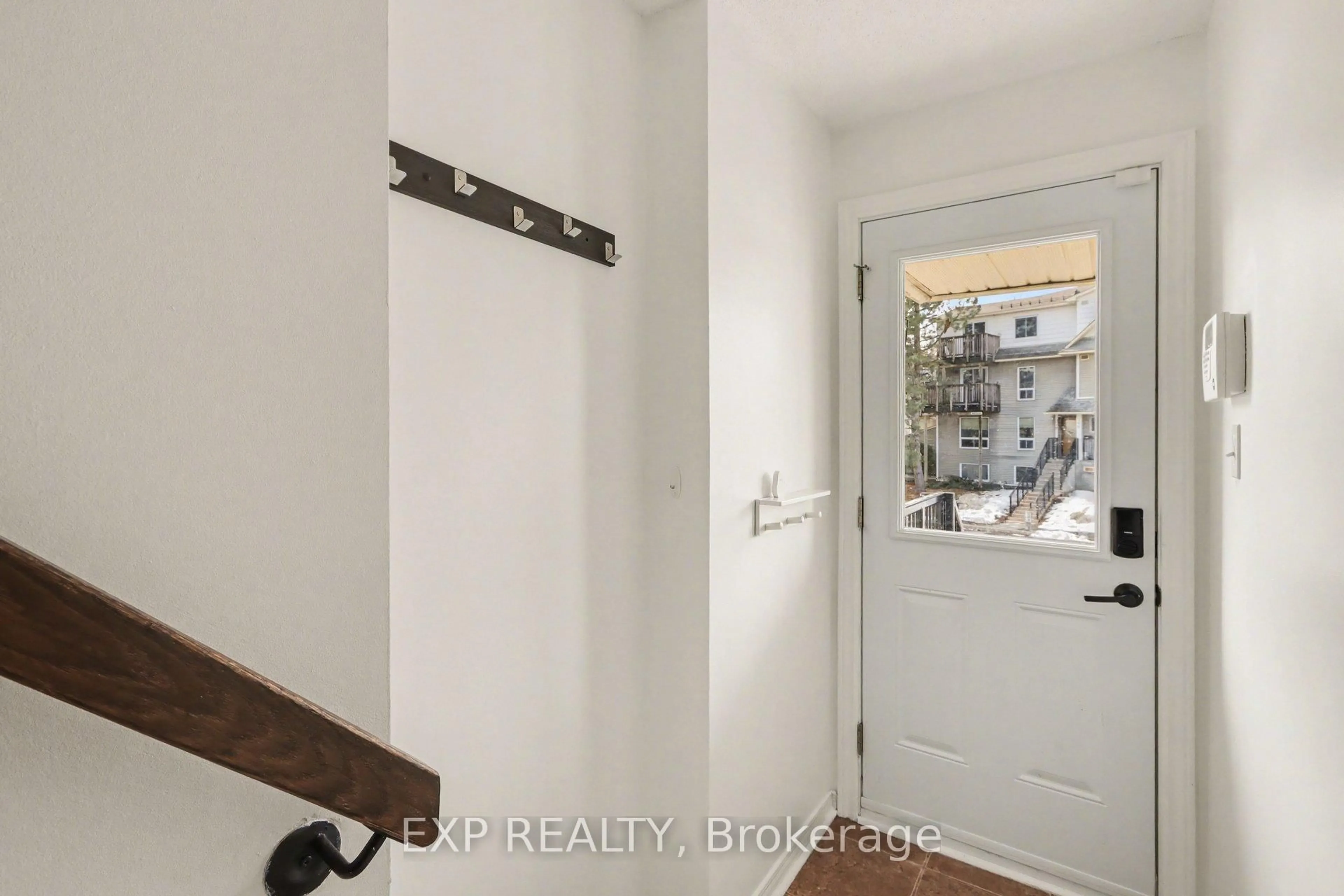 Indoor entryway for 1714 Tanguay Crt #55, Ottawa Ontario K2L 3X8