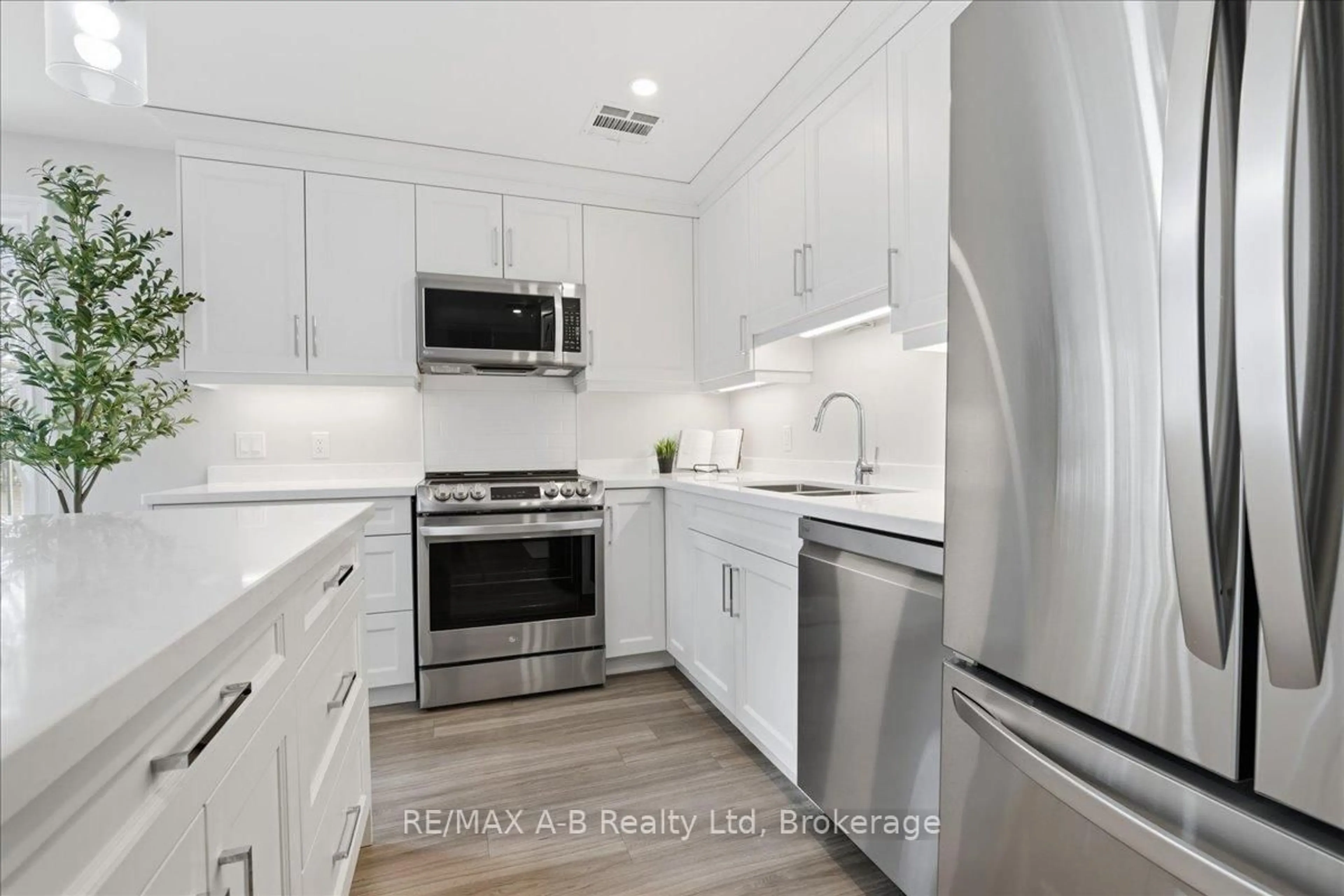 Unknown for 100 Gordon St #204, Stratford Ontario N5A 7T8